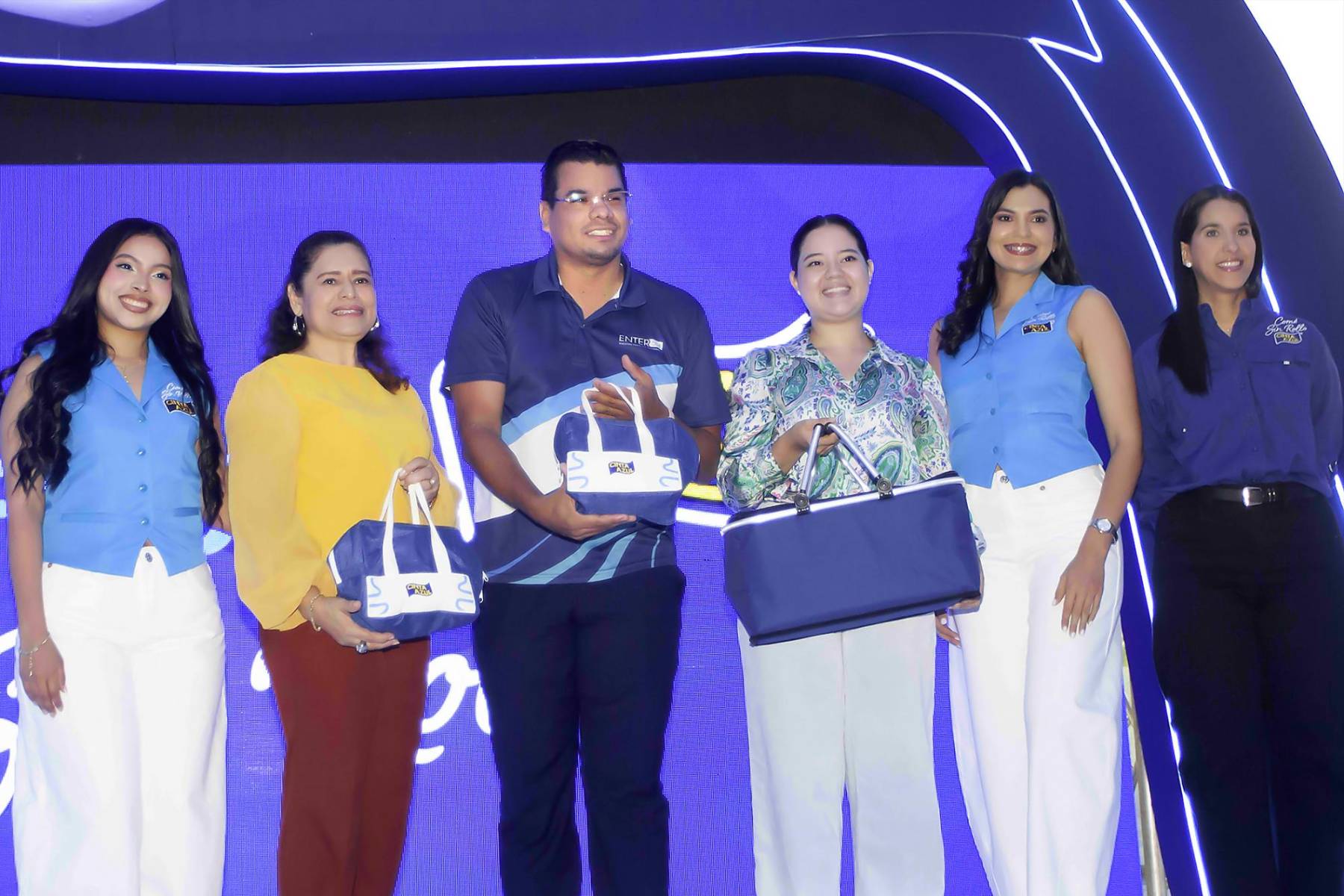 Asi fue el lanzamiento de Cinta Azul un nuevo producto premium