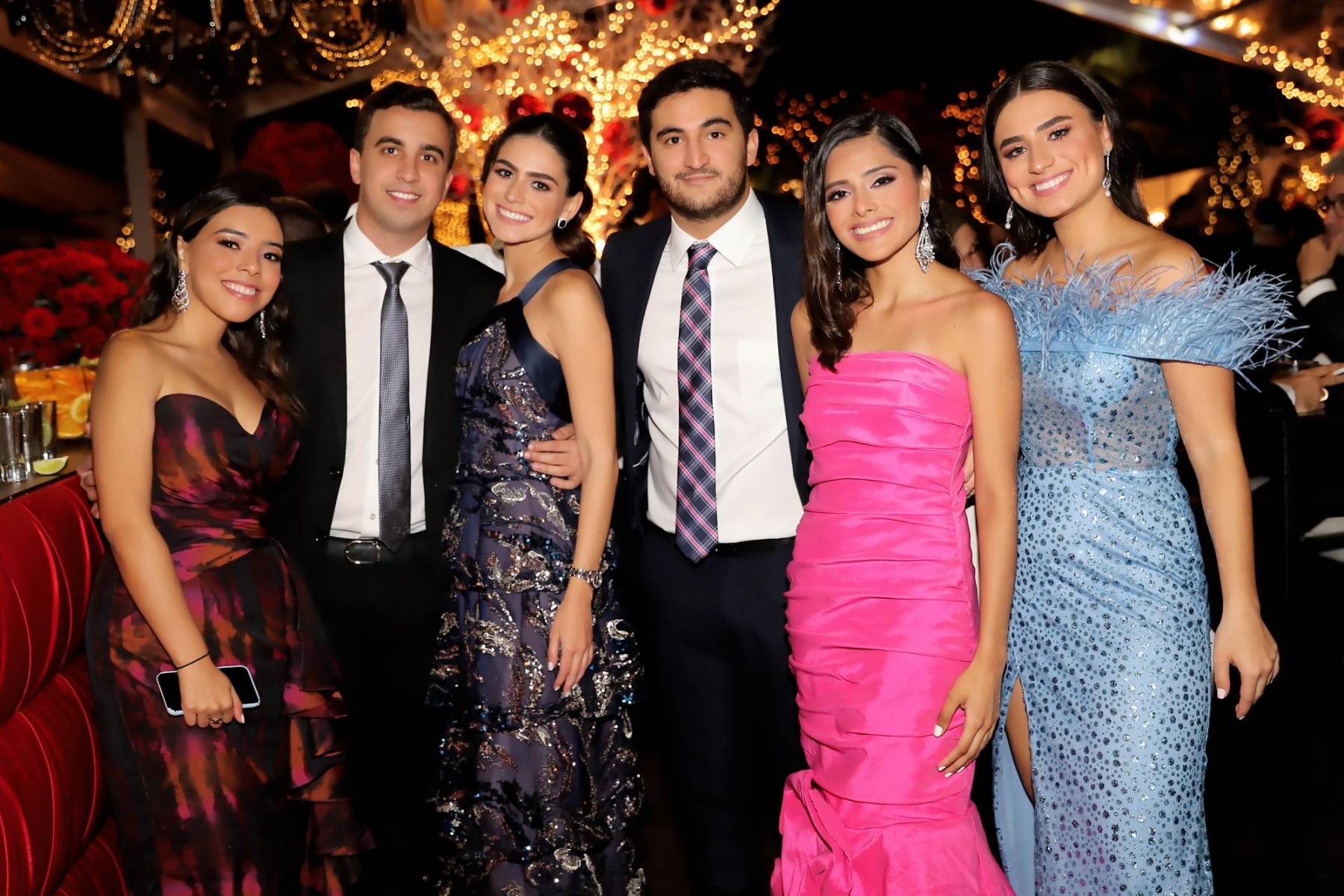 Monique Lima, Michael Diek, Isabella Mourra, Juan José Martell y Giselle y Adriana Mourra