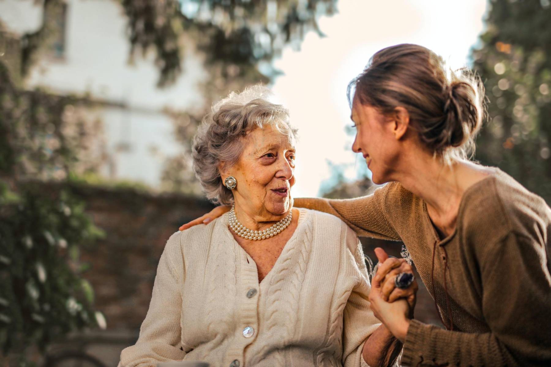 ¿Cómo apoyar a un ser querido durante su lucha contra el cáncer de mama?