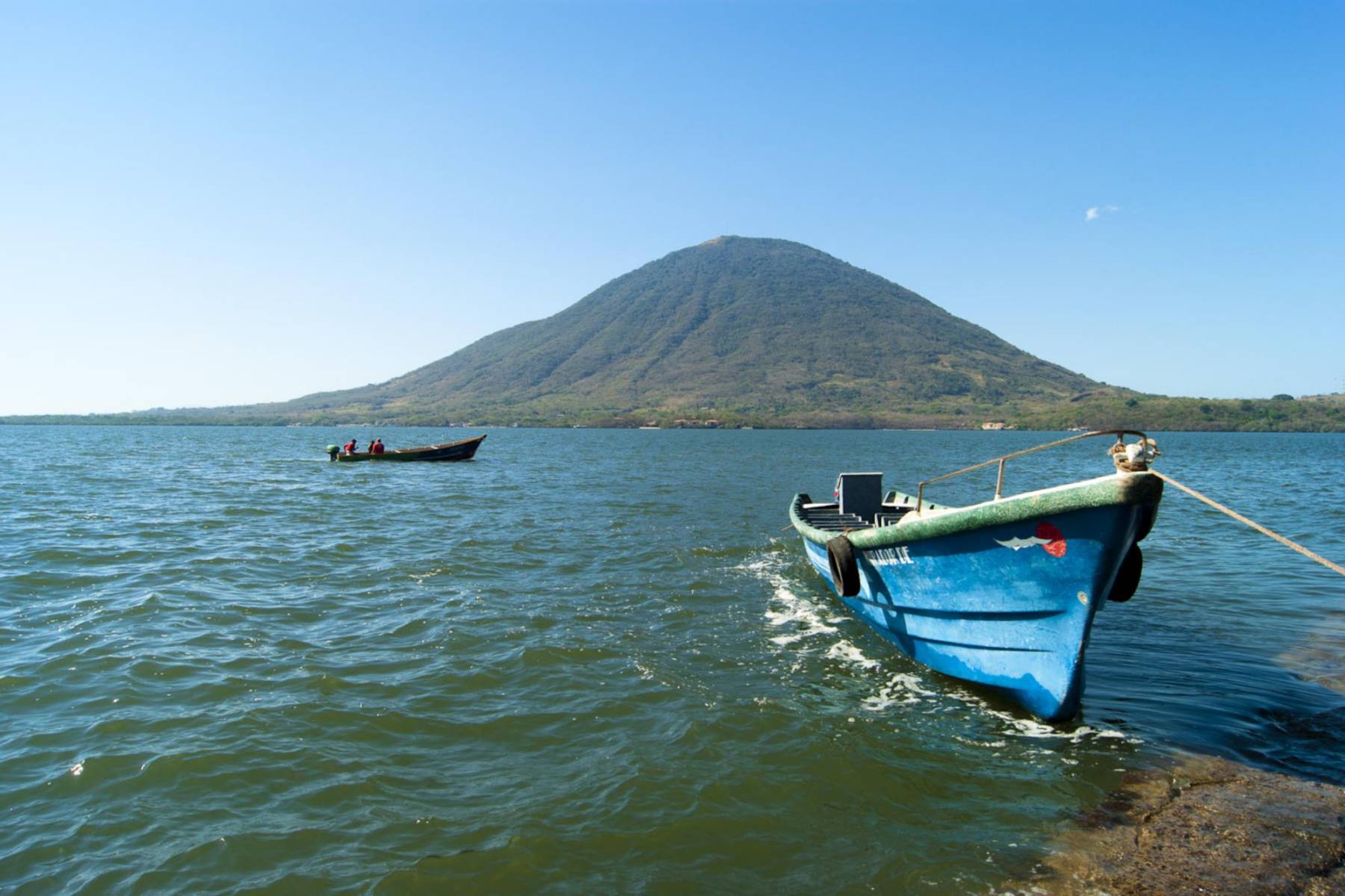 <b>Amapala, Isla del Tigre: aventura volcánica en el Pacífico</b>Para los que buscan algo realmente distinto, Amapala es el as bajo la manga. Playas volcánicas de arena negra, aventuras en lancha, senderismo al volcán inactivo y atardeceres que parecen salidos de un sueño... todo con ese encanto auténtico del sur.