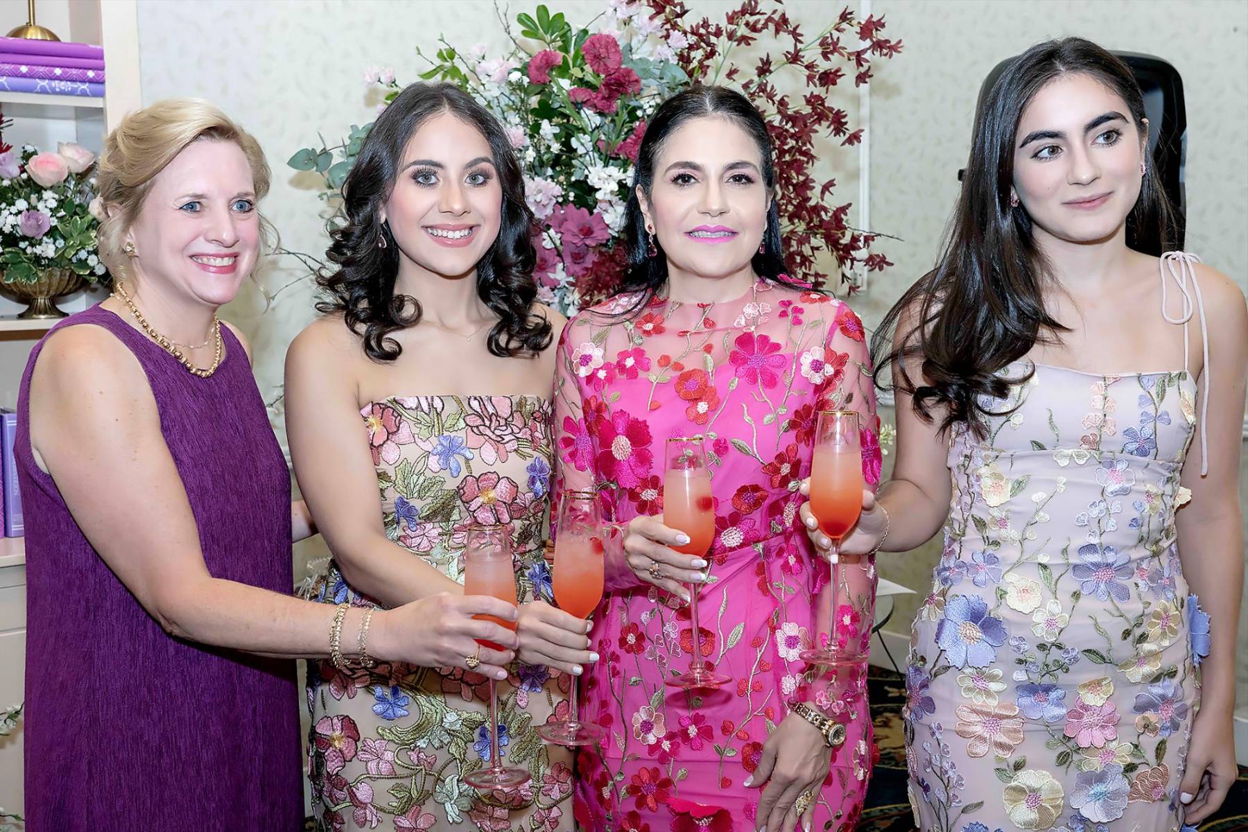 Kristen Smith, Andrea, Claudia y Pilar Jordan.