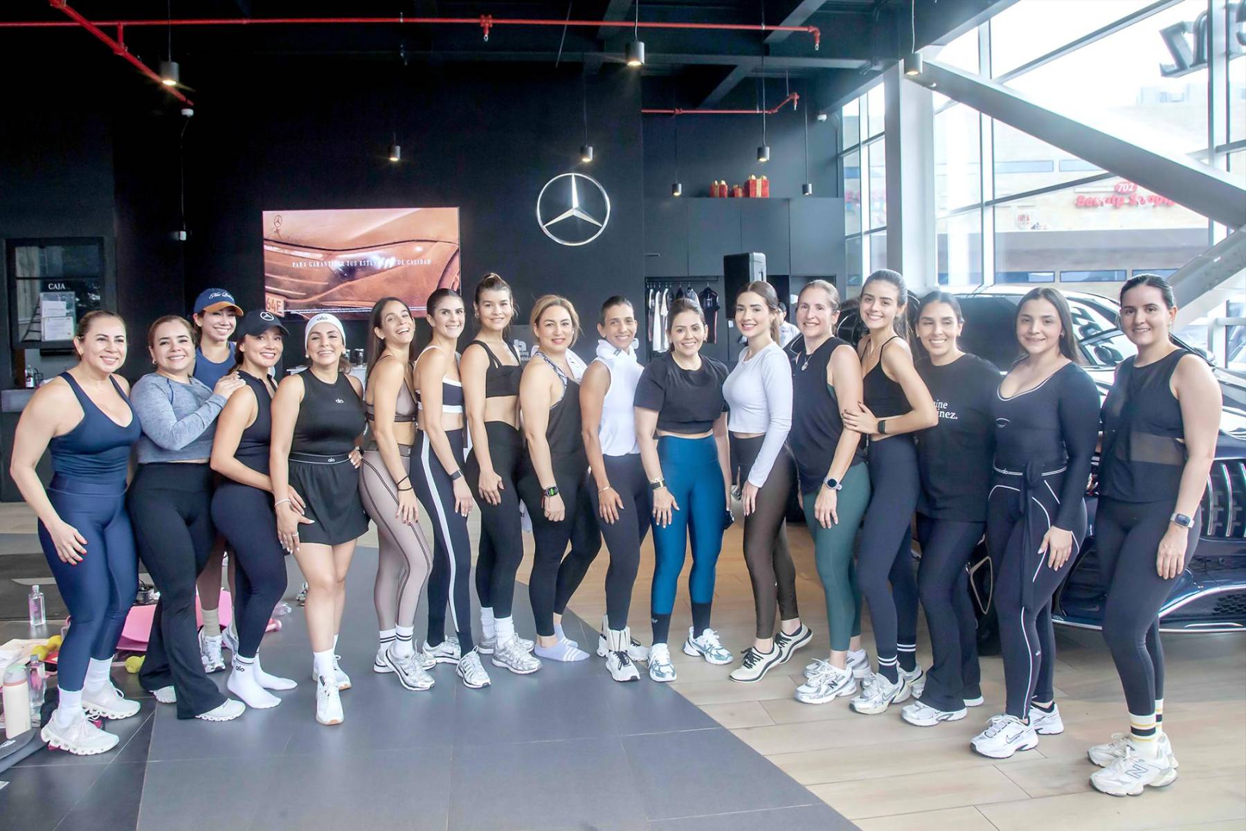 Mercedes-Benz Honduras celebra el bienestar con “Barre &amp; Drive” junto a Leasing Atlántida y Estilo