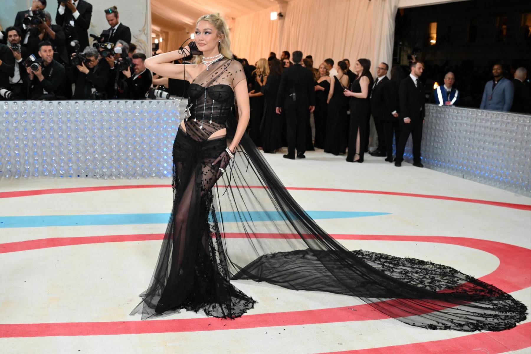 Gigi Hadid en Givenchy