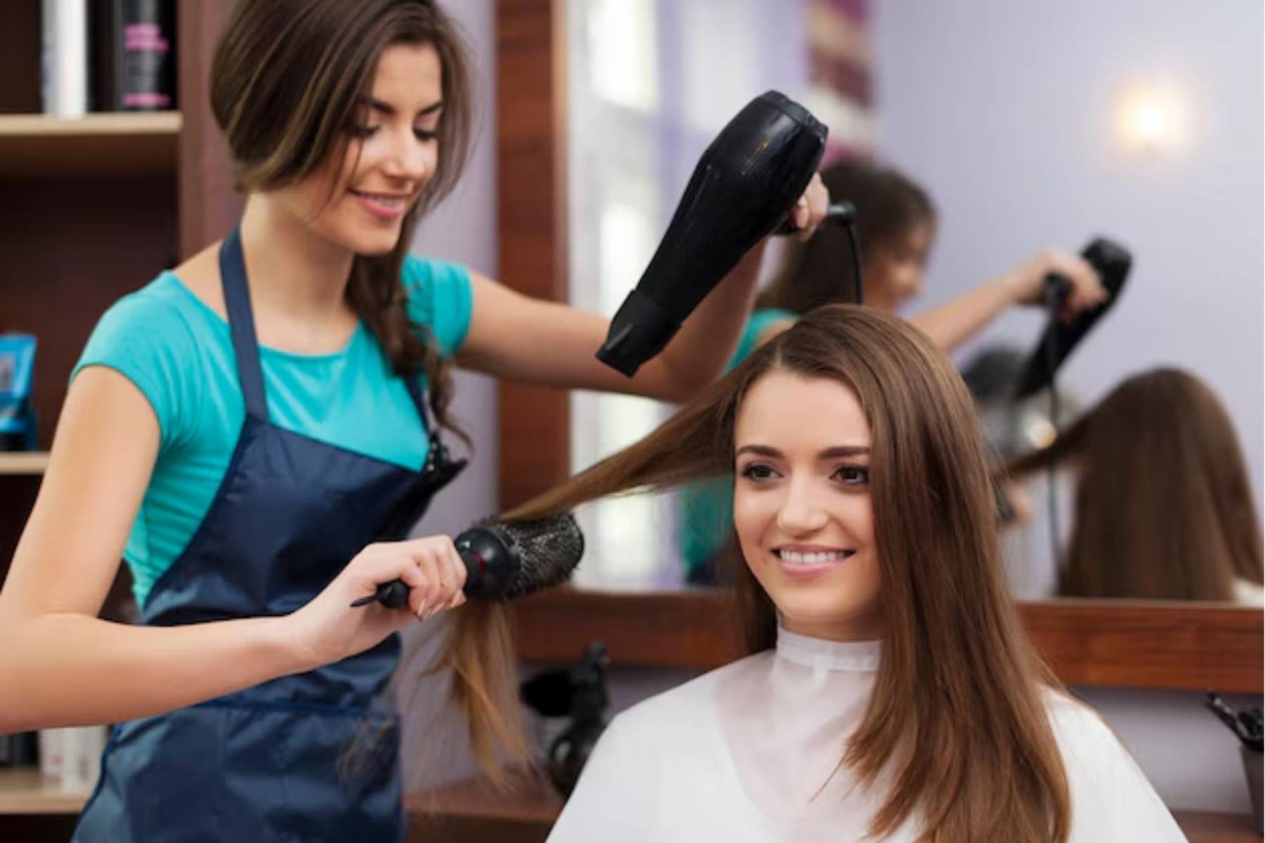 <b>6. Un cambio de look</b>Visita tu estilista de confianza y atrévete con un nuevo corte, color o peinado. Renovarte es siempre una gran idea.