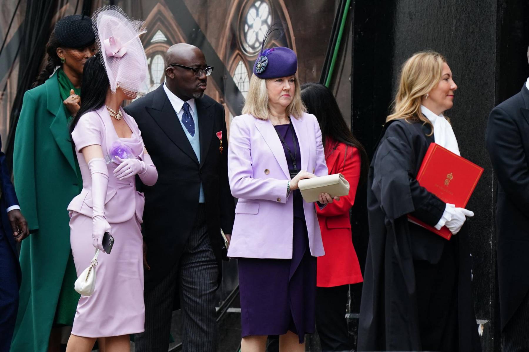 Katy Perry, Edward Enninful y Alison Johnstone 