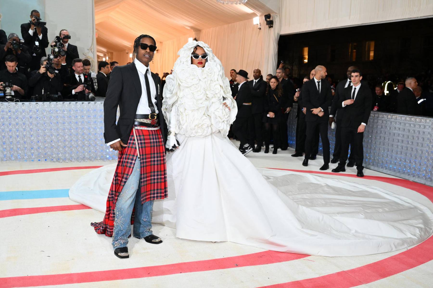 El impresionante look de Rihanna en la gala del MET 2023