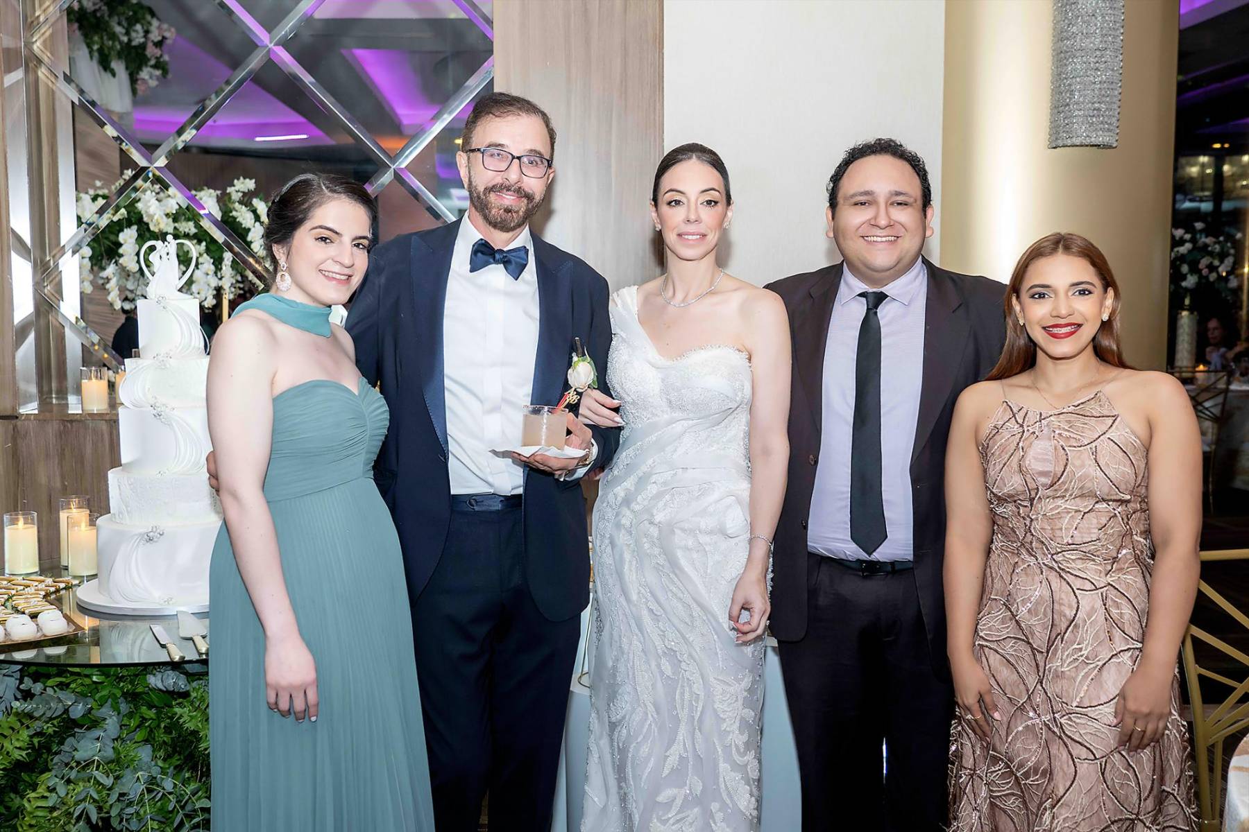 Giselle Bendeck, Abdalla Bandak, Liz Bendeck, Enrique Vallecillo y Claudia Gonzáles. 