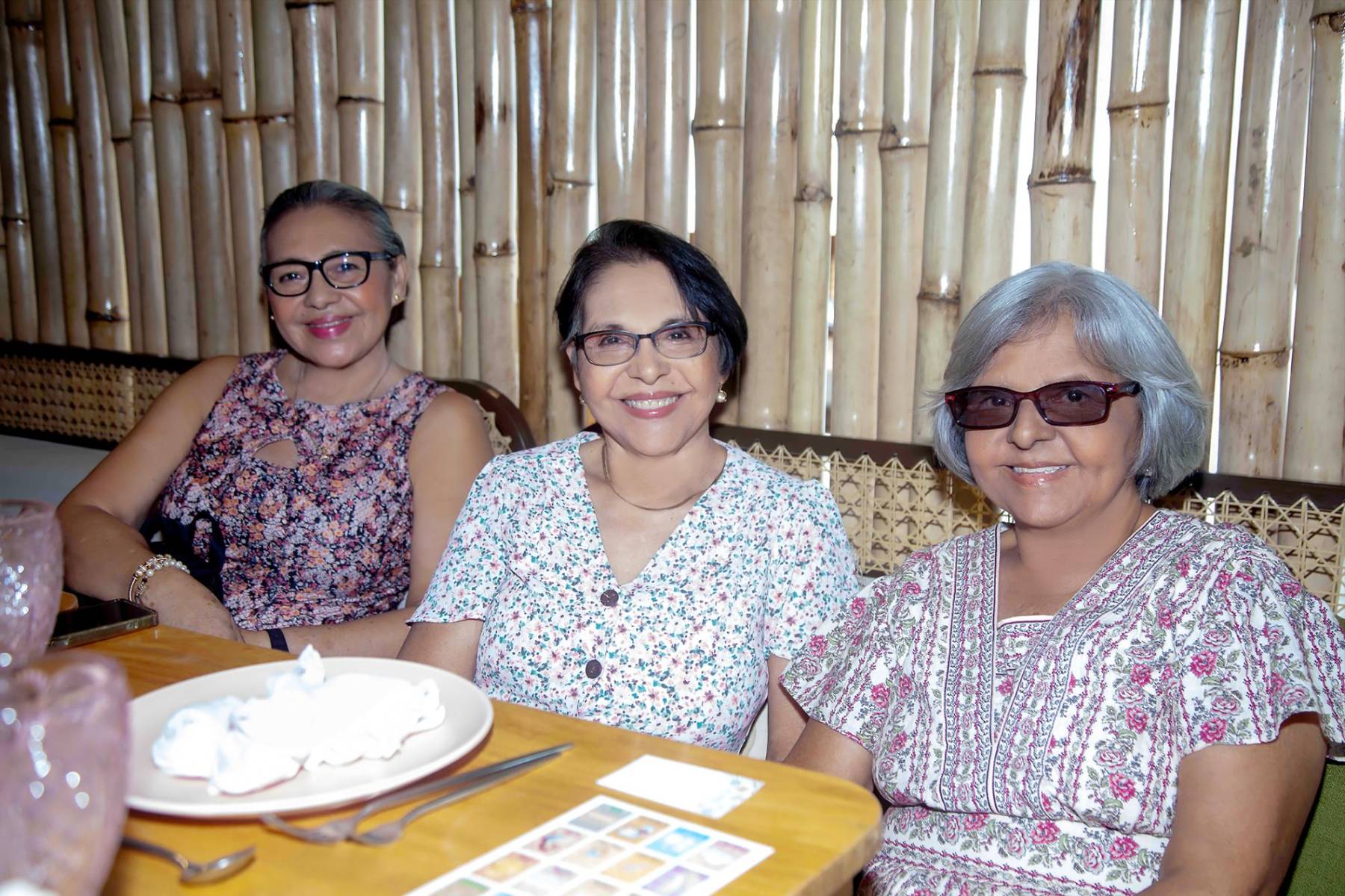 Yolanda de Cálix, Norma de Pinto y Vilma Lobo.