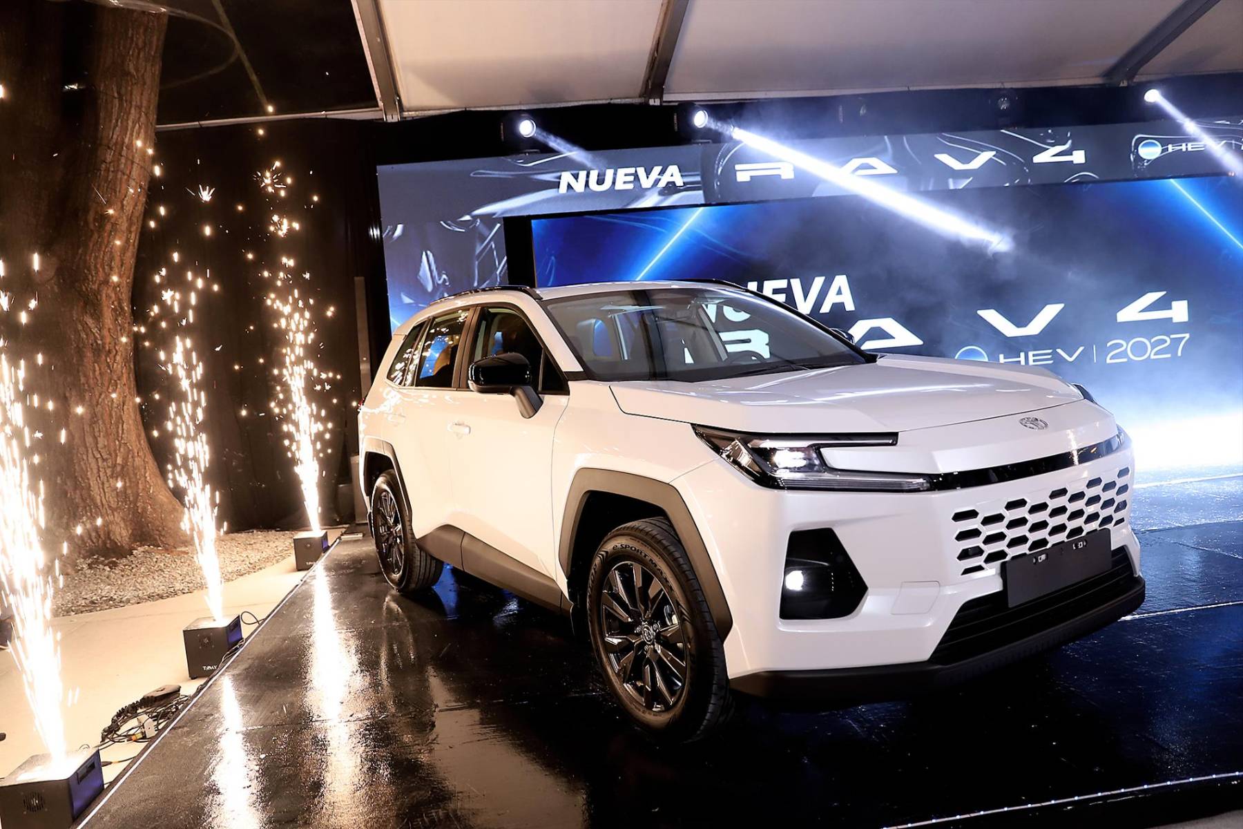 Así se vivió el lanzamiento de la Toyota RAV4 Hybrid 2027