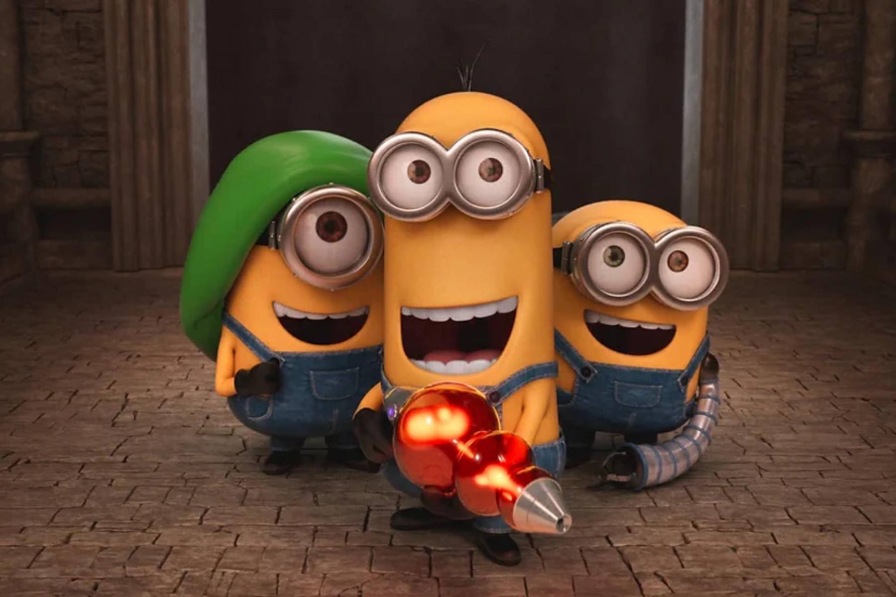 <b>Minions</b> La película derivada de <i>Despicable Me</i> se centró en los adorables y traviesos Minions, convirtiéndose en uno de los mayores éxitos de animación del año. 