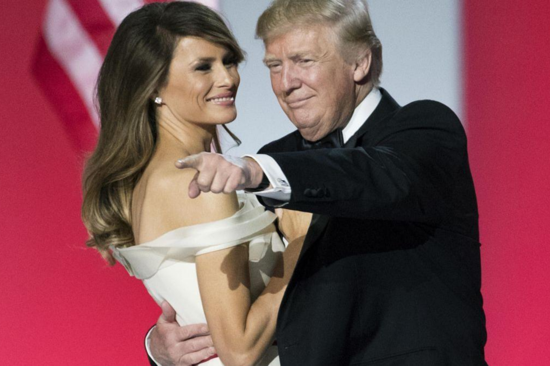 Melania formó parte de las empresas Trump, apoyando a su esposo en diferentes negocios y eventos, aunque también mantuvo su propia carrera de modelaje y diseño de joyas.