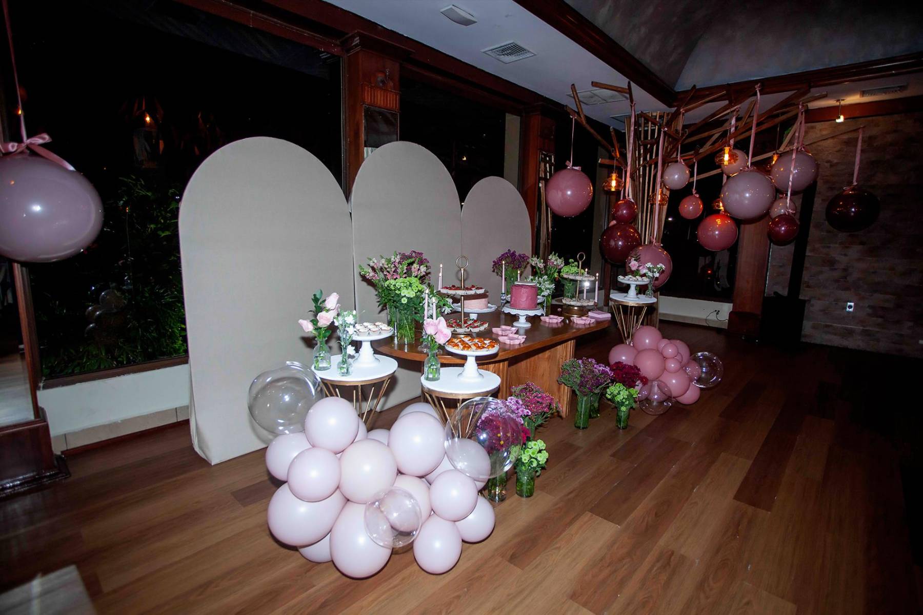 El evento fue ofrecido por Tetey Fernández, Julissa Marinakys,Vanessa Marinakys, Juliana Zavala, Hortensia Fasquelle, Alejandra Handal, MarielaIllescas, Iris Alvarado, Claudia Kawas, Carolina, Herminia y Carolina Fernández