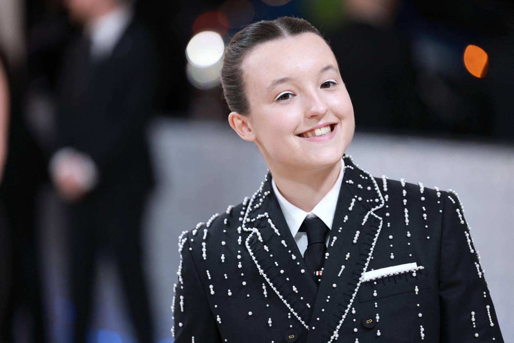 La protagonista de The Last of Us, Bella Ramsey, también vistió de Thom Browne 