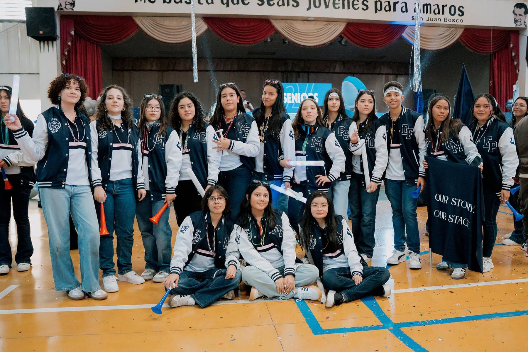 Senior entrance de la clase 2026 del Instituto María Auxiliadora