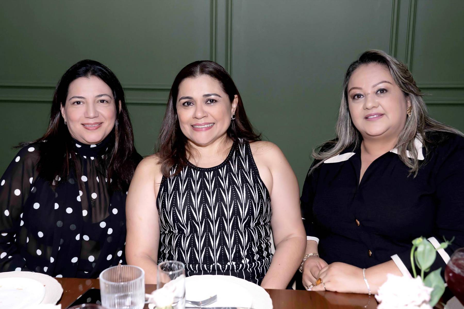 Marcela Soto, Yamileth Rodriguez y Karina Bardales. 