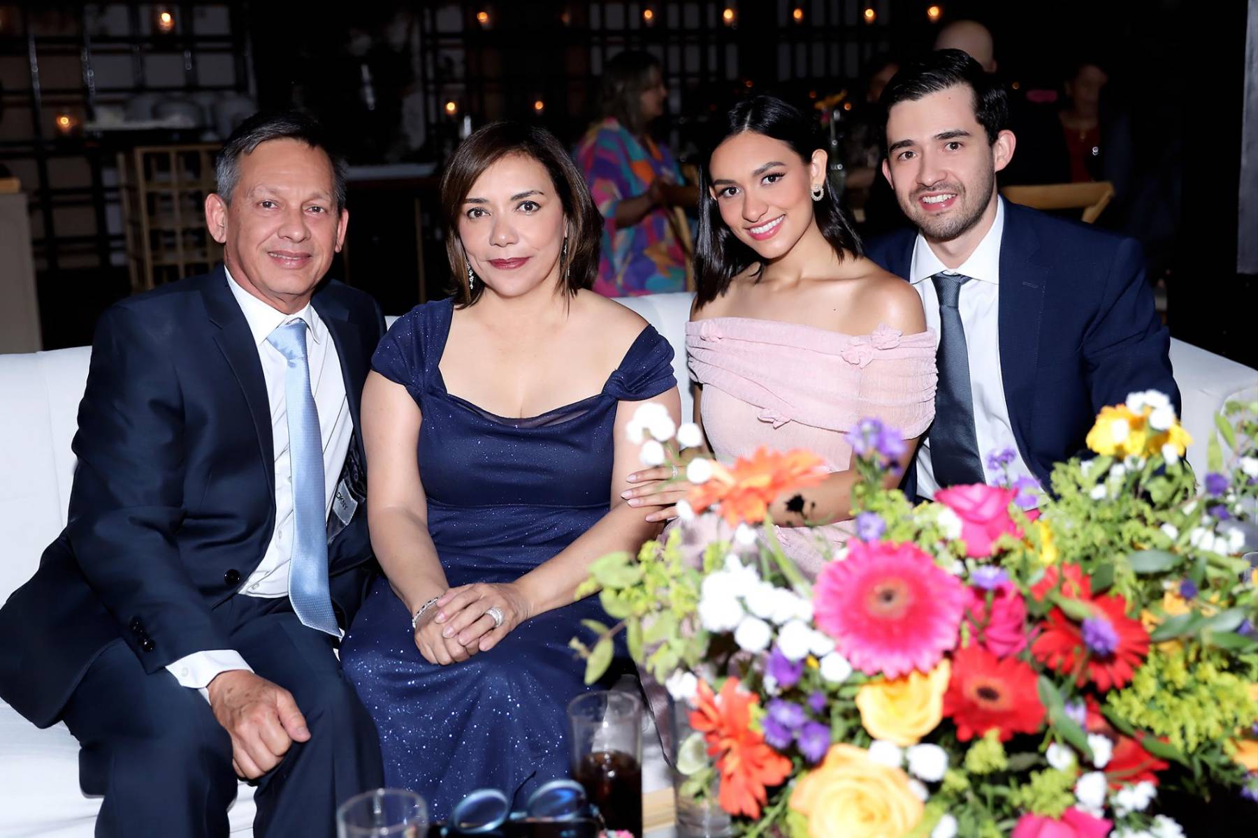 Rogelio, Claudia, Claudia Trabanino con Eduardo Quan