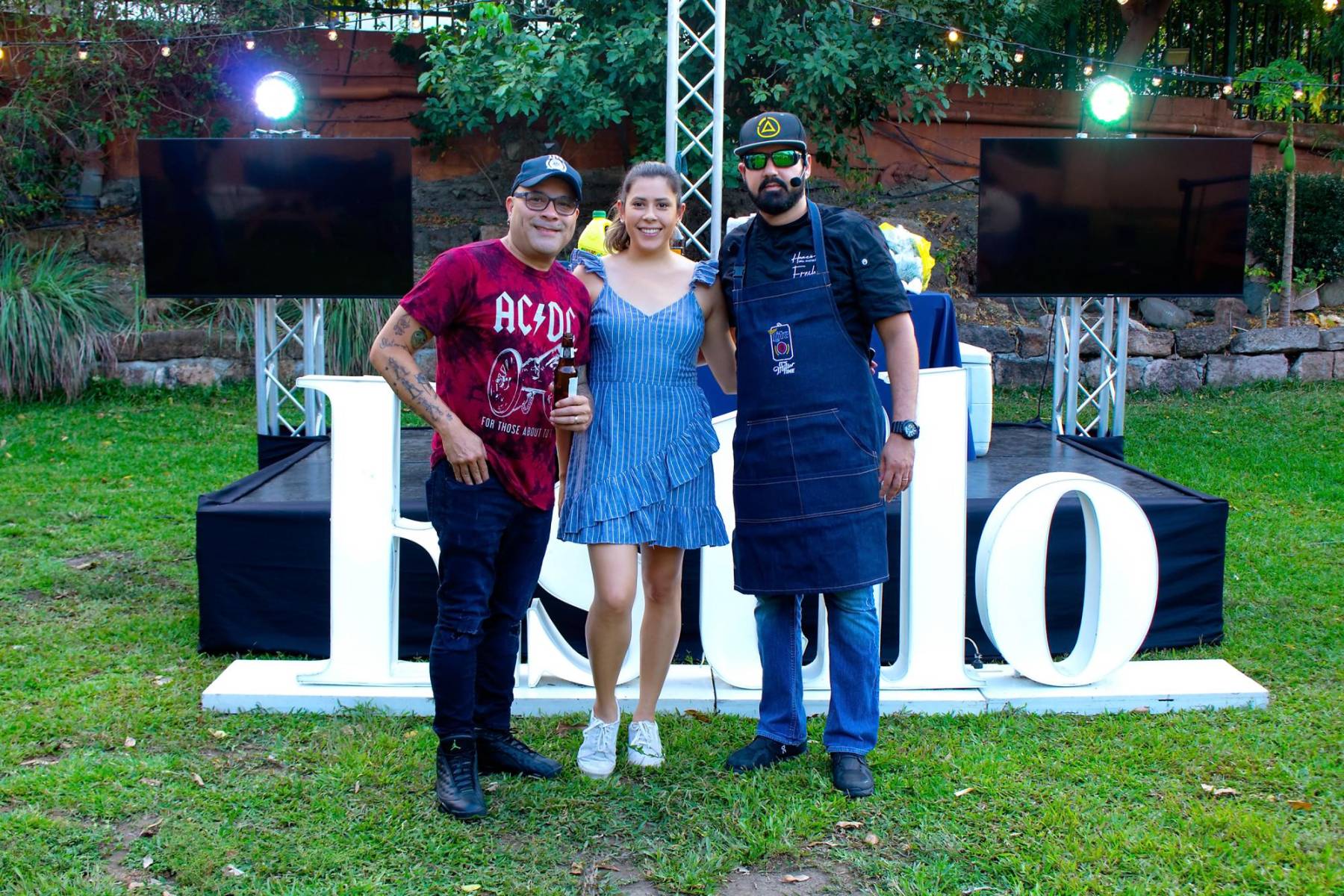 Gustavo Vallecillo, representante de Miller, Michelle Marsan de grupo Opsa y el chef parrillero Horacio Ruíz.