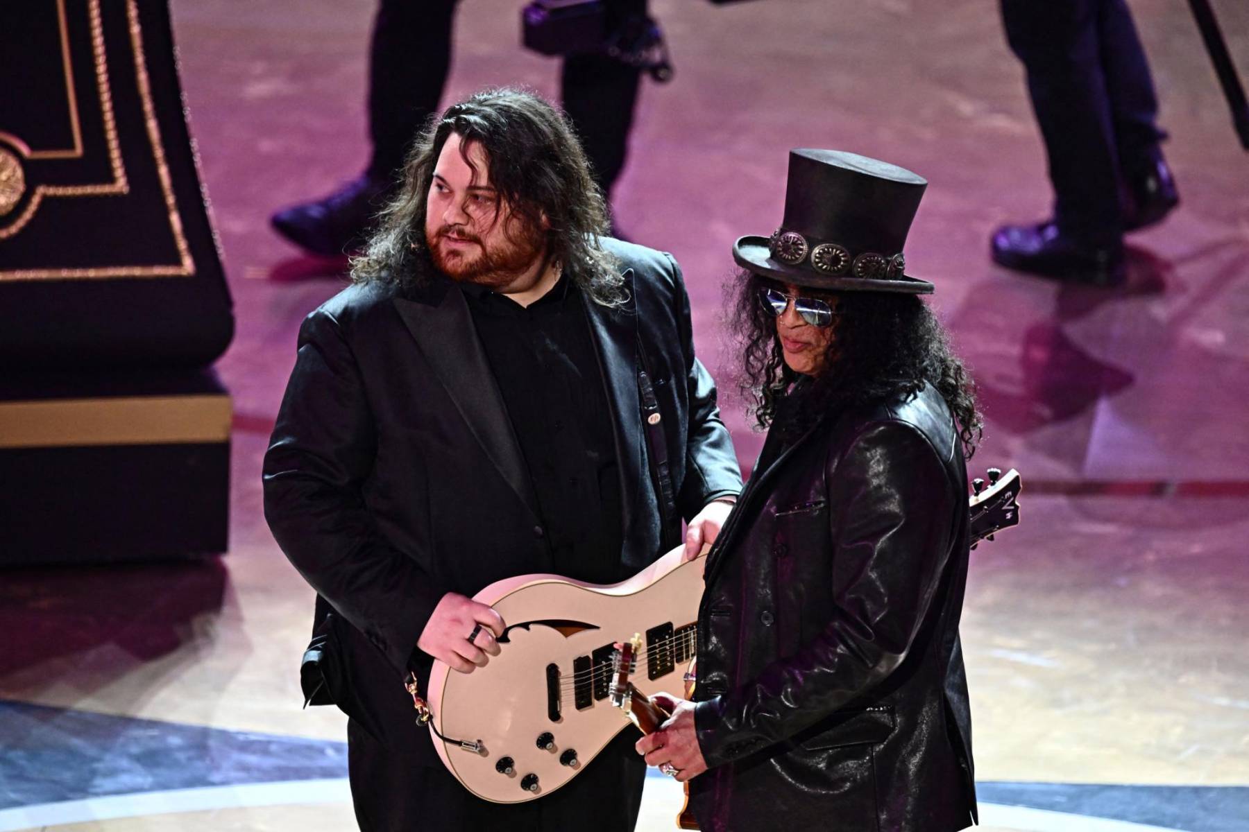 Wolfgang Van Halen, hijo de Van Halen y Slash, guitarrista de Guns N Roses fueron parte del performance