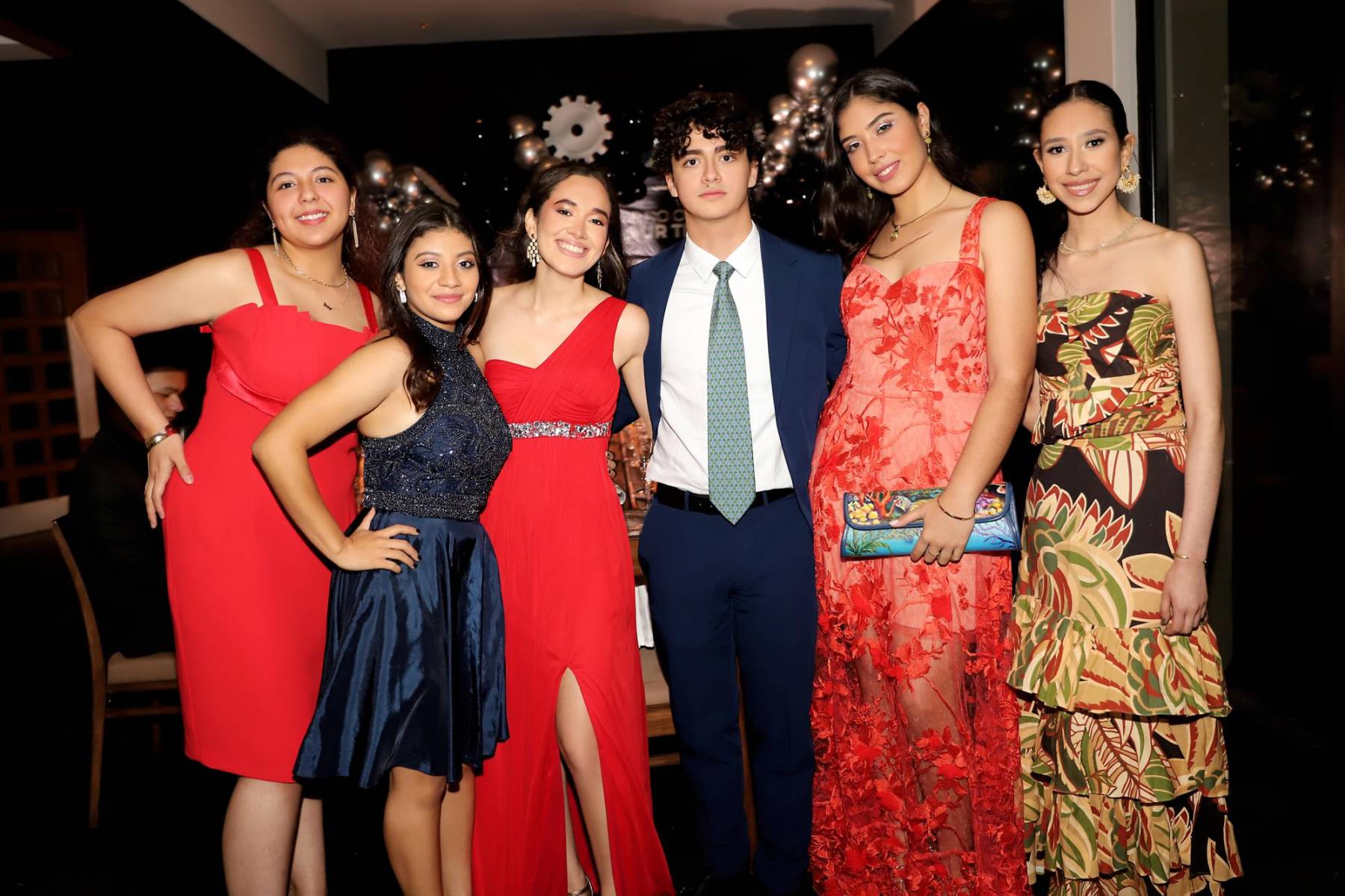 Bajo el lema “Time waits for no one and this is our time”, los seniors 2022 de la Discovery School celebraron su tradicional Senior Brunch, su última reunión como estudiantes de esta prestigiosa escuela previo a su próxima graduación. Mira todas las fotografías del evento a continuación.En esta foto: Cesia Alemán, Marissa Alvarado, Anacamila Palma, Leticia Muñoz, Amy Varela y Ritza Padilla