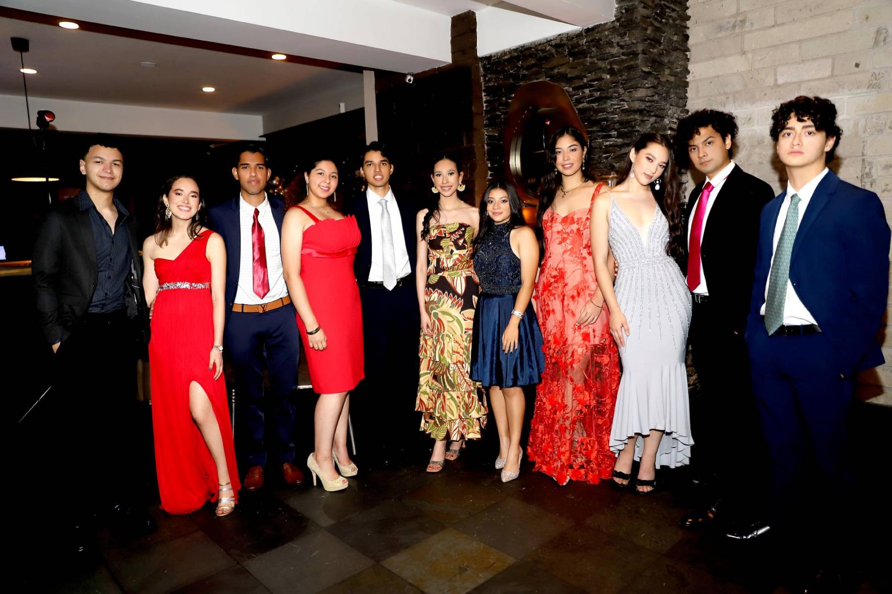 Ronald Massi, Leticia Muñoz, Jairo Mejía, Cesia Alemán, Sergio Mejía, Amy Varela, Marissa Alvarado, Anacamila Palma, Ritza Padilla, Jorge Ortez y Alejandro Irabien