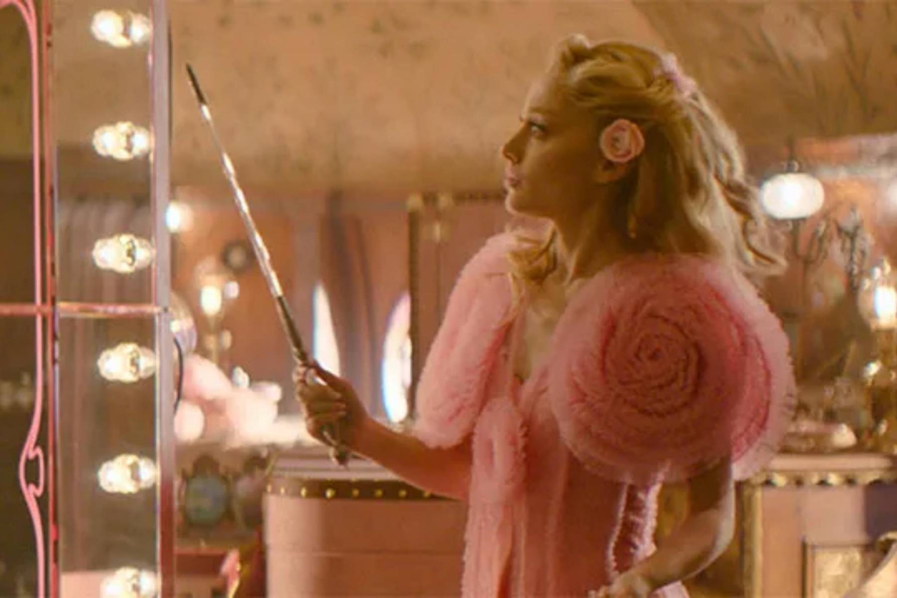 Desde los primeros avances, la interpretación de Ariana Grande como Glinda ha recibido una gran cantidad de comentarios positivos. Tanto críticos como fans han elogiado su actuación, al punto de generar rumores sobre una posible nominación al Oscar incluso antes del estreno.