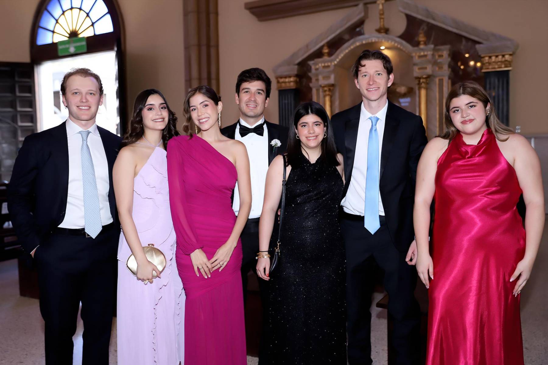 Finley Flemington, Mariana Alfaro, Silvana Infantozzi de Montalvo, José Roberto Montalvo, Valeria Alfaro, Martón Dvorak y Alejandra Alfaro 