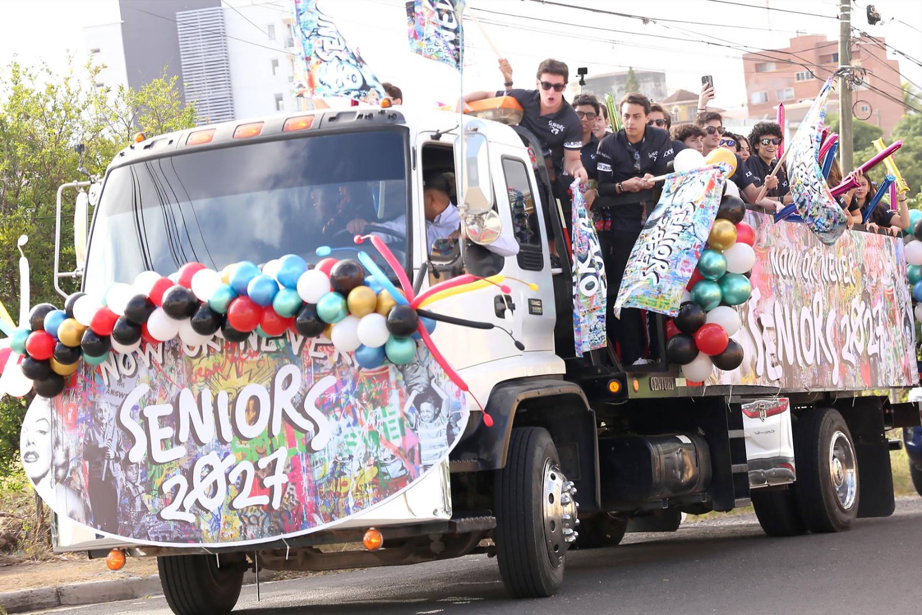 Senior entrance 2027 de la Escuela Americana
