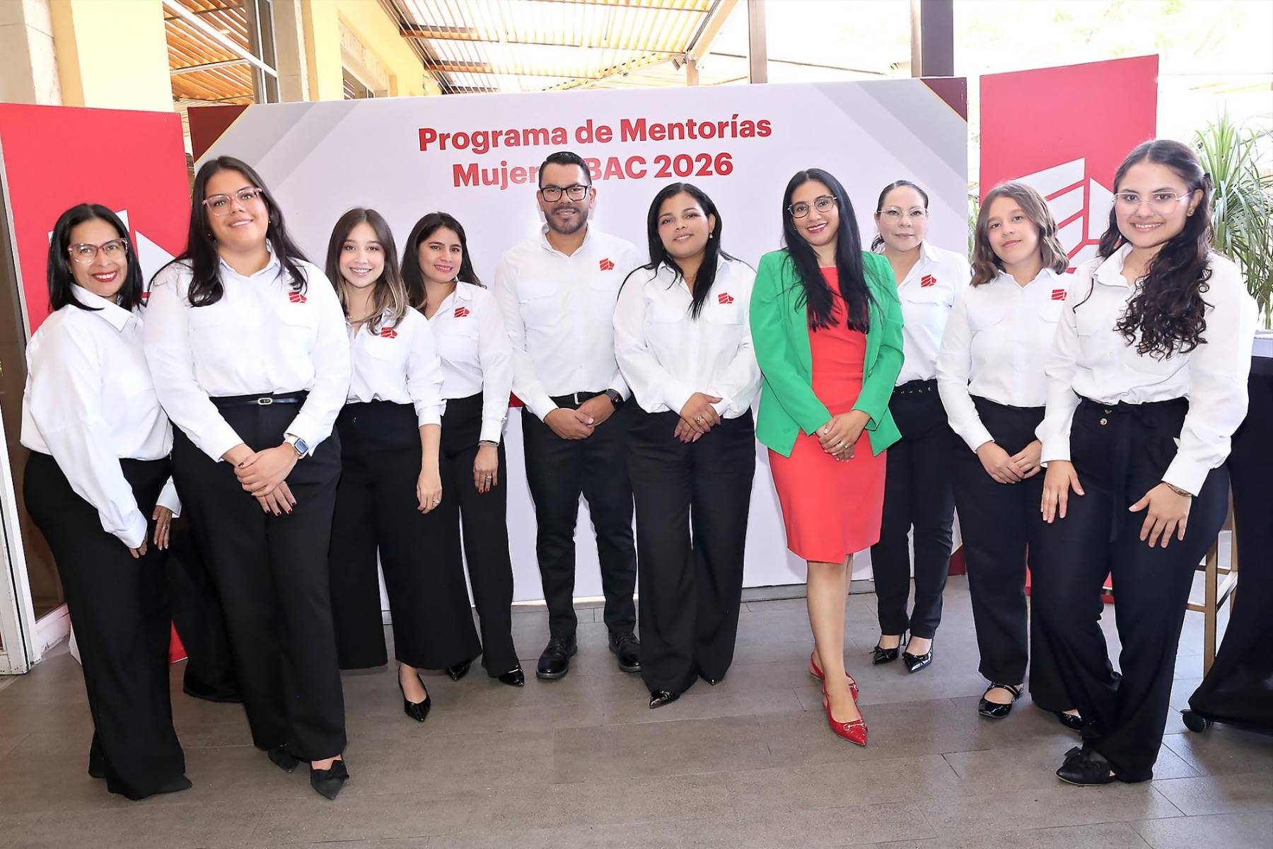 Premiación y graduación programa Mentorías Mujeres BAC 2026