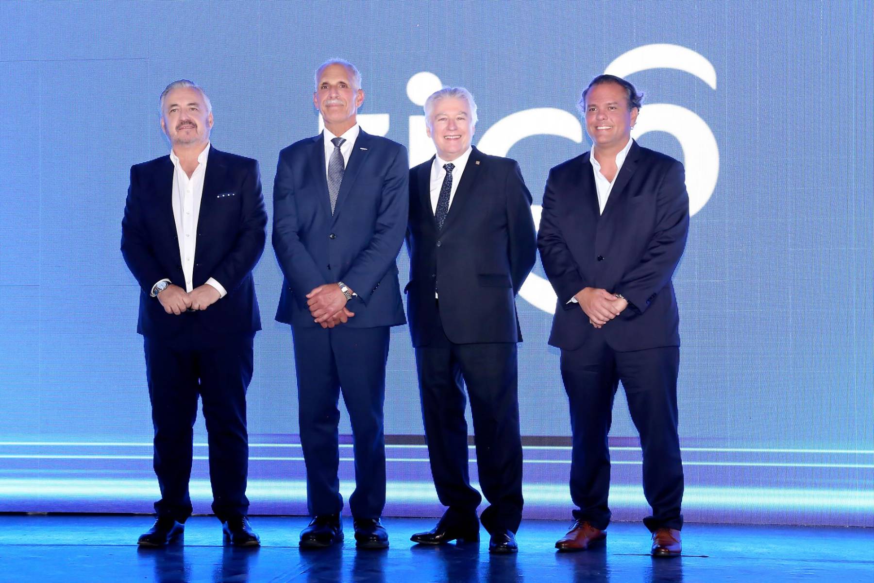Tigo celebró sus 30 años en Honduras consolidándose como empresa líder en telecomunicaciones, en una noche que reunió a invitados del sector empresarial y político, donde conocieron el gran impacto positivo que ha tenido Tigo durante más de tres décadas en la vida de los hondureños. 