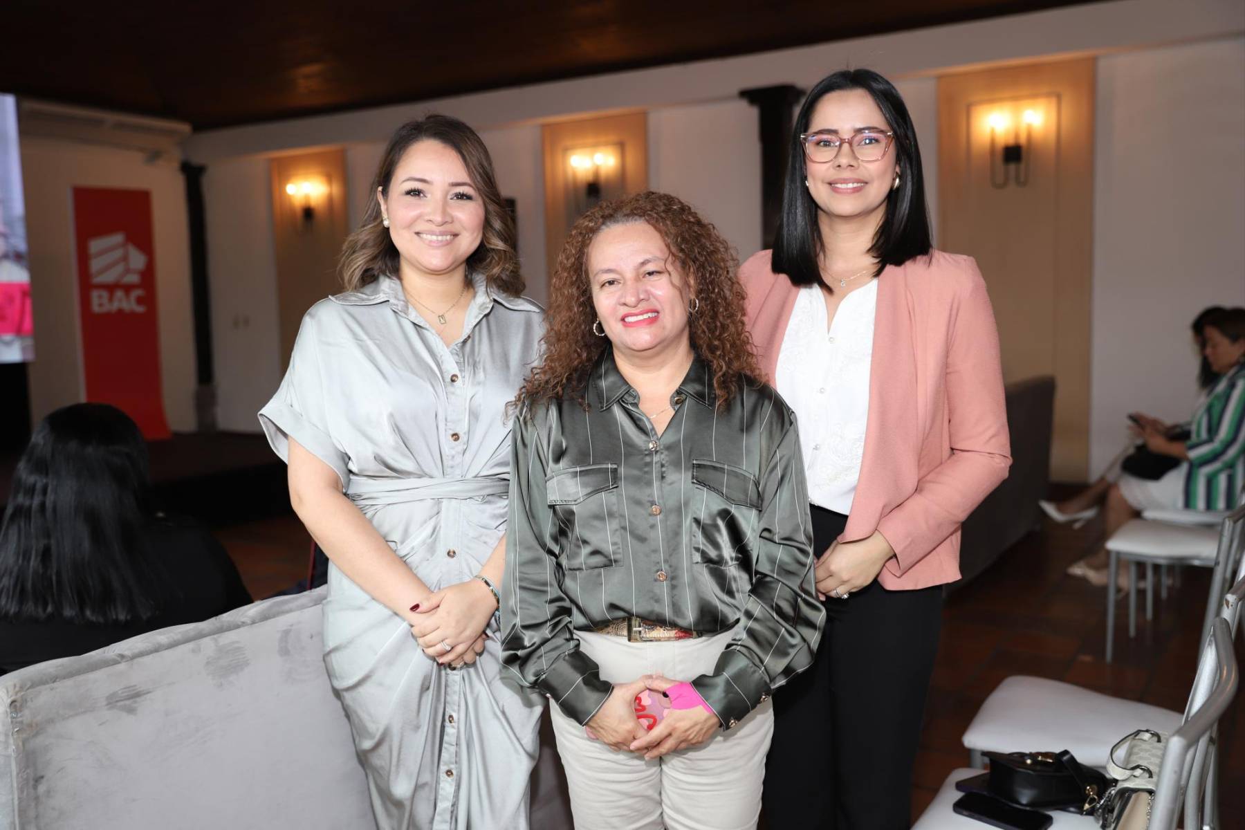 Sabby Romero, Magda Raudales y Gina Hernández.