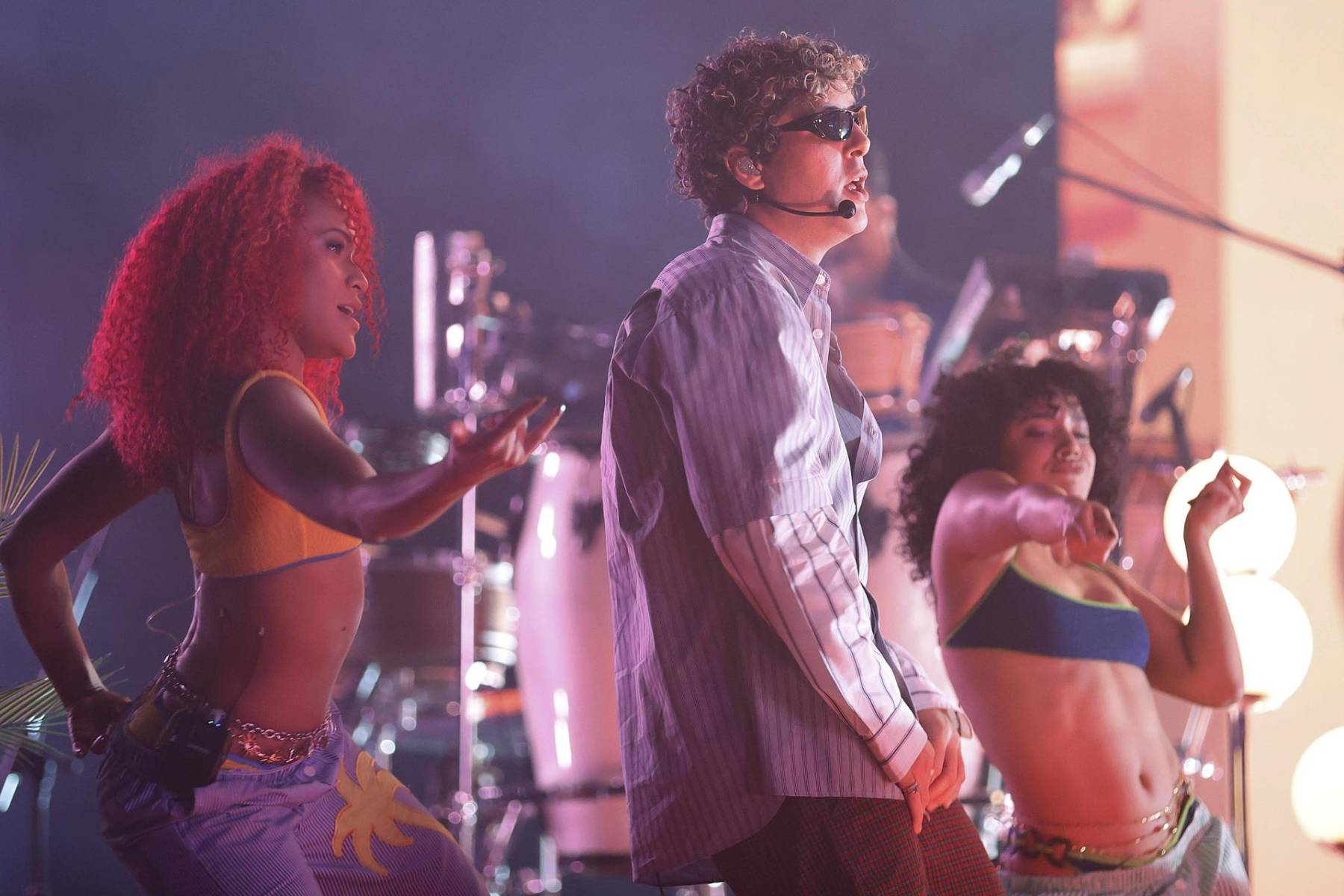 El world tour comenzó el 17 de abril en Colombia, pasando por España en mayo; México, El Salvador, Honduras, Panamá y Costa Rica en junio; por último, Perú, Argentina, Chile y Ecuador en agosto.