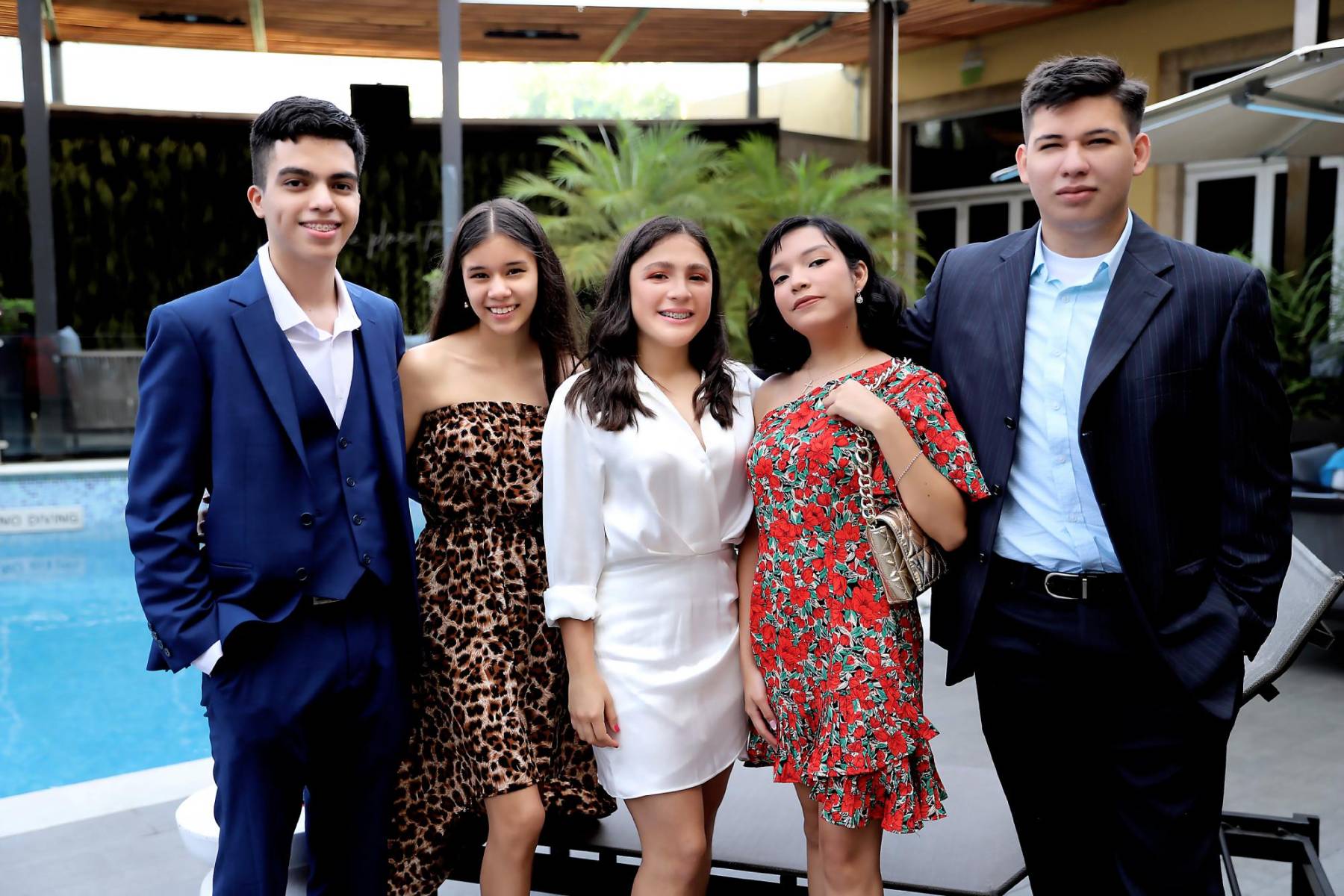 Sebastián Morán, Nahomy Molina, Angie Ordóñez, Hoshi Colindres y Angelo Hernández.