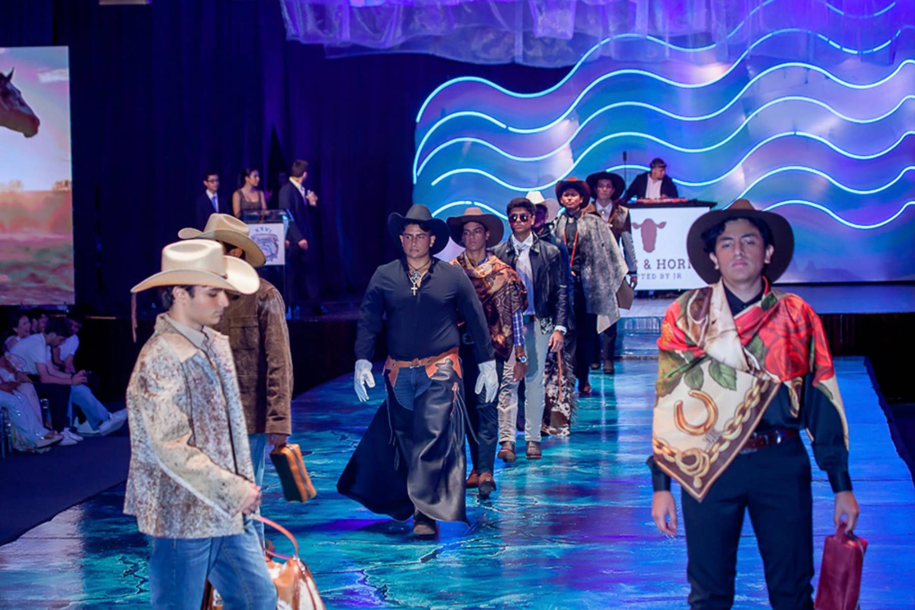 Senior Fashion Show 2026 de la Escuela Internacional Sampedrana, parte 3