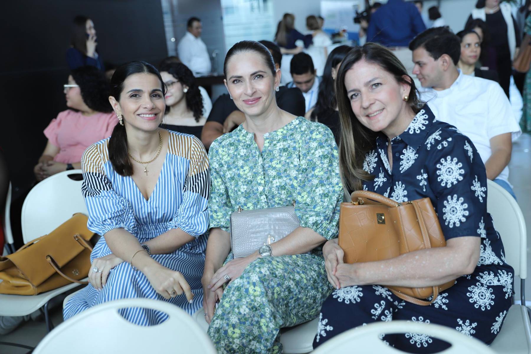 Paola Facussé, Perla Kafati y Mariel Caldera.