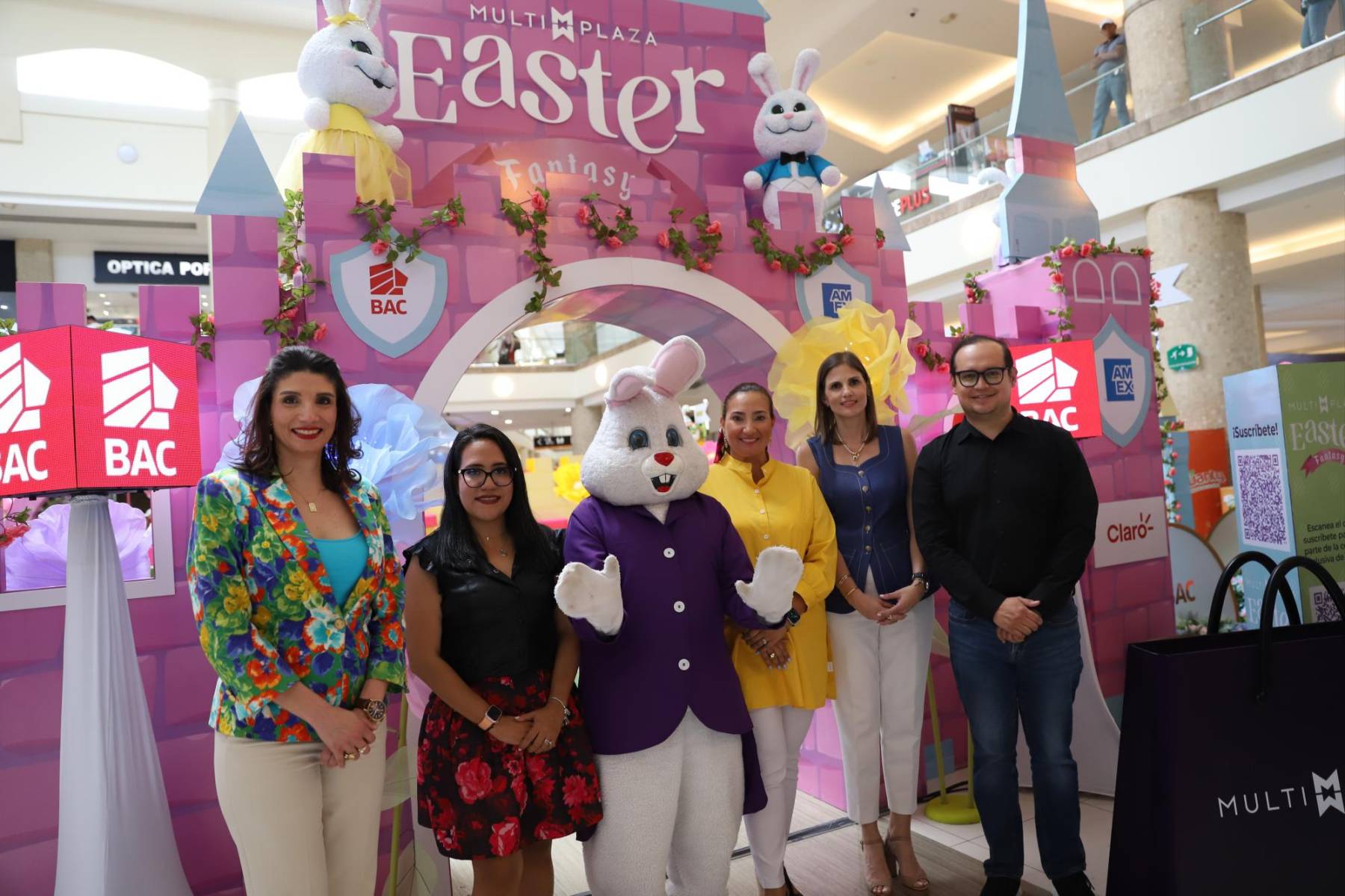 Una vez más, Multiplaza se convierte en el lugar favorito para vivir la temporada de Pascua en familia. Esta vez, el centro comercial de Tegucigalpa da la bienvenida a su icónica zona temática “Easter Fantasy”, un espacio lleno de color, diversión y dulzura que estará disponible hasta el 13 de mayo en la plaza central.
