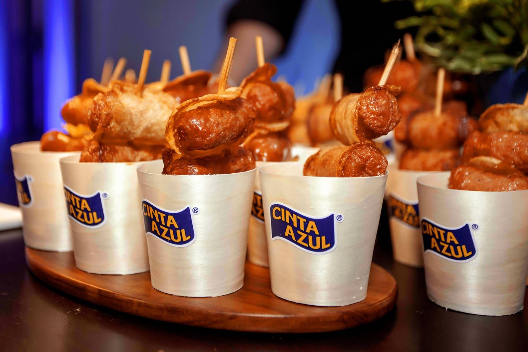 Asi fue el lanzamiento de Cinta Azul un nuevo producto premium