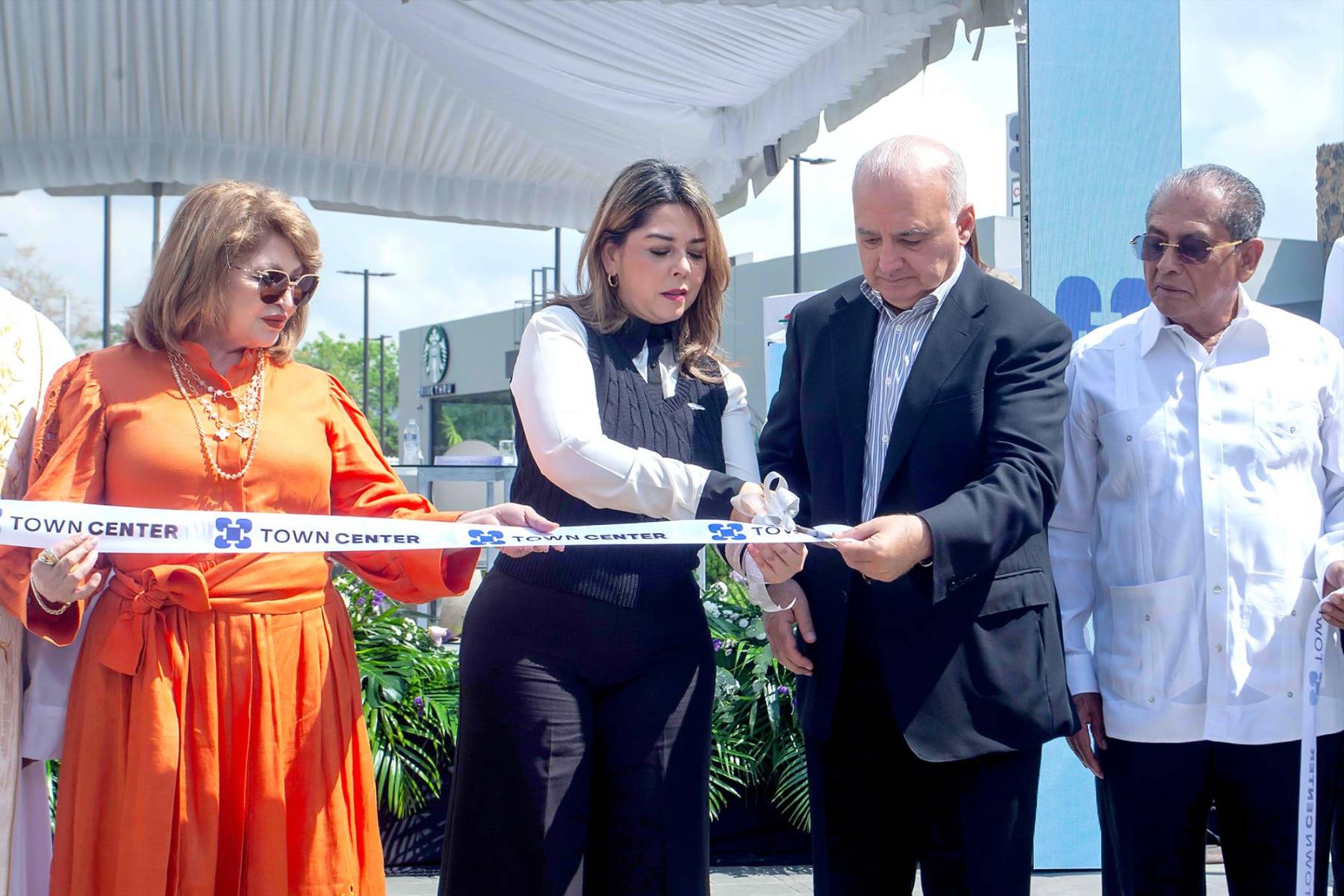 Inauguración de Town Center