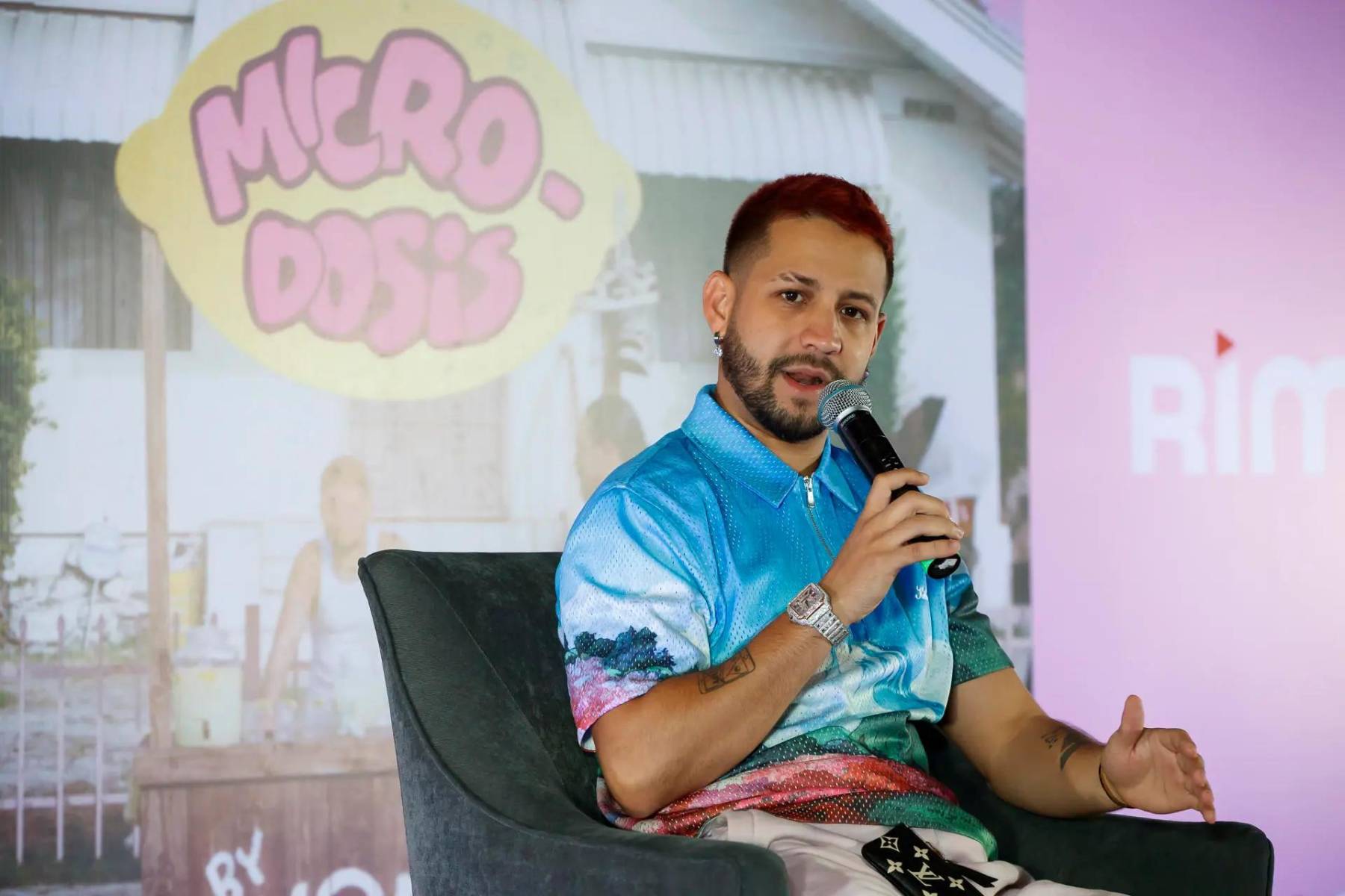 <i>El albúm </i>Microdosis incluyó fusiones con Jhay Cortez, Sech, Feid, Elena Rose y más; su más reciente, “Lo mismo de siempre”, explora géneros como EDM, bachata, synthwave con colaboraciones con C. Tangana, Young Miko, De La Rose, Sech y otros. 