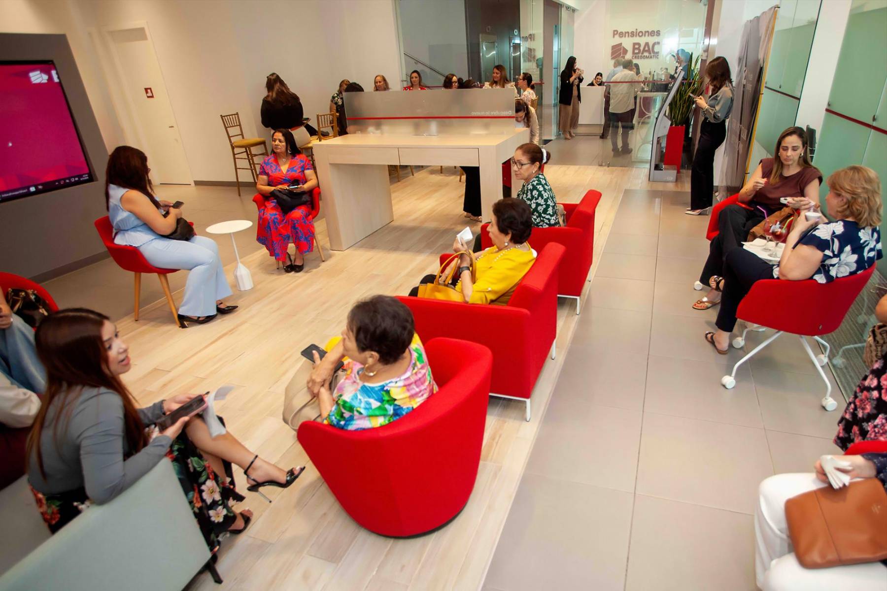 El lobby del área VIP fue dispuesto para la celebración del Día de las Madres BAC.