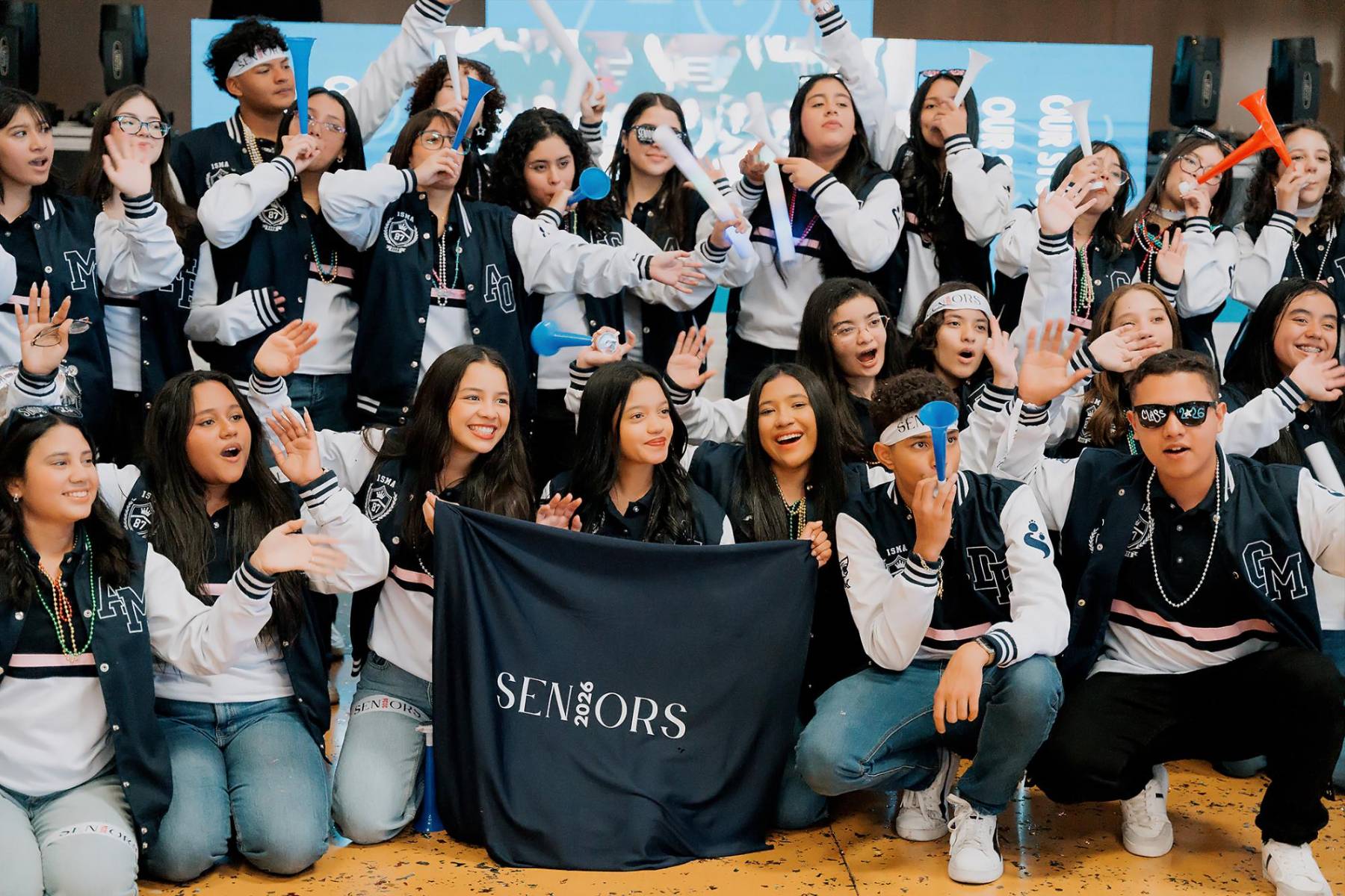 Senior entrance de la clase 2026 del Instituto María Auxiliadora