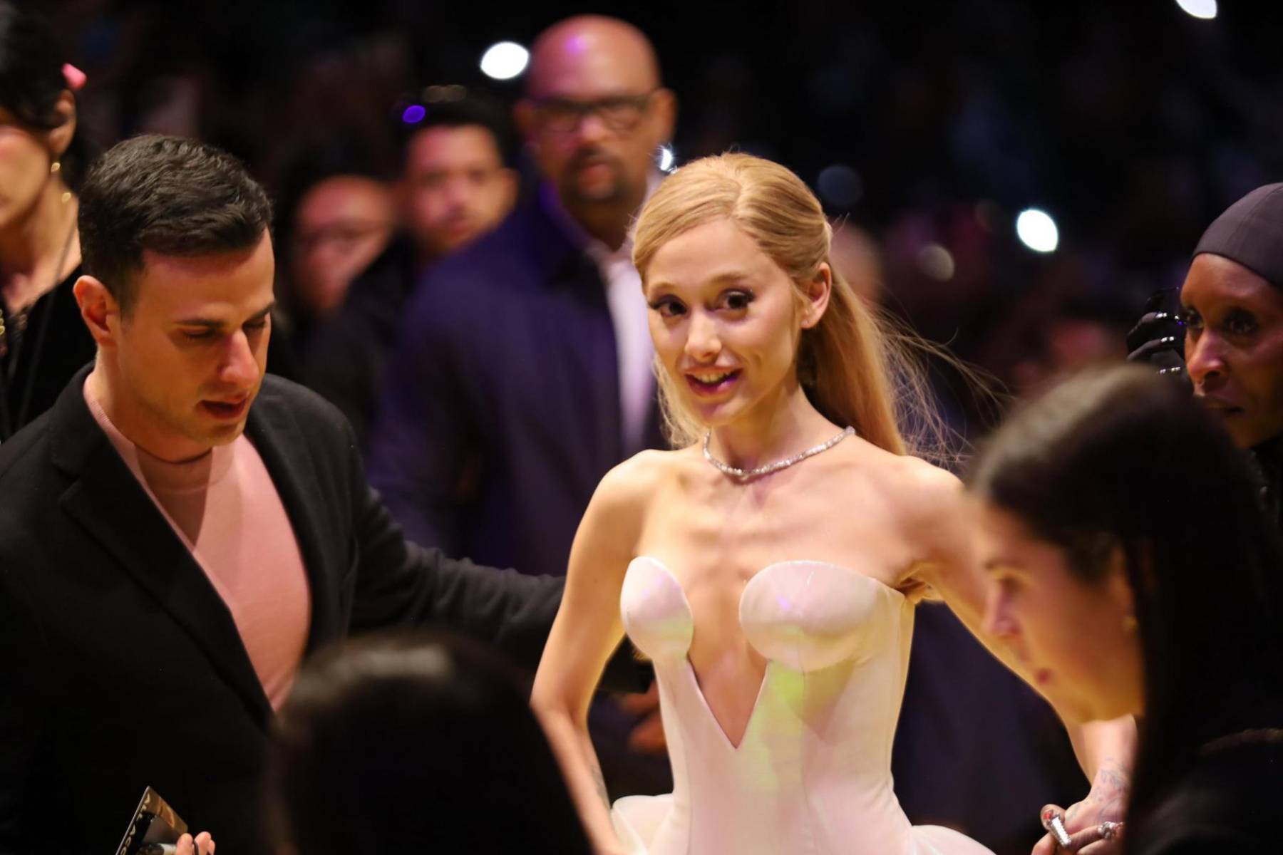 La esperada premier de la película <i>”Wicked”</i> se llevó a cabo este lunes en el Auditorio Nacional de la Ciudad de México. Fue un evento de gran relevancia para los seguidores del musical y la adaptación cinematográfica.