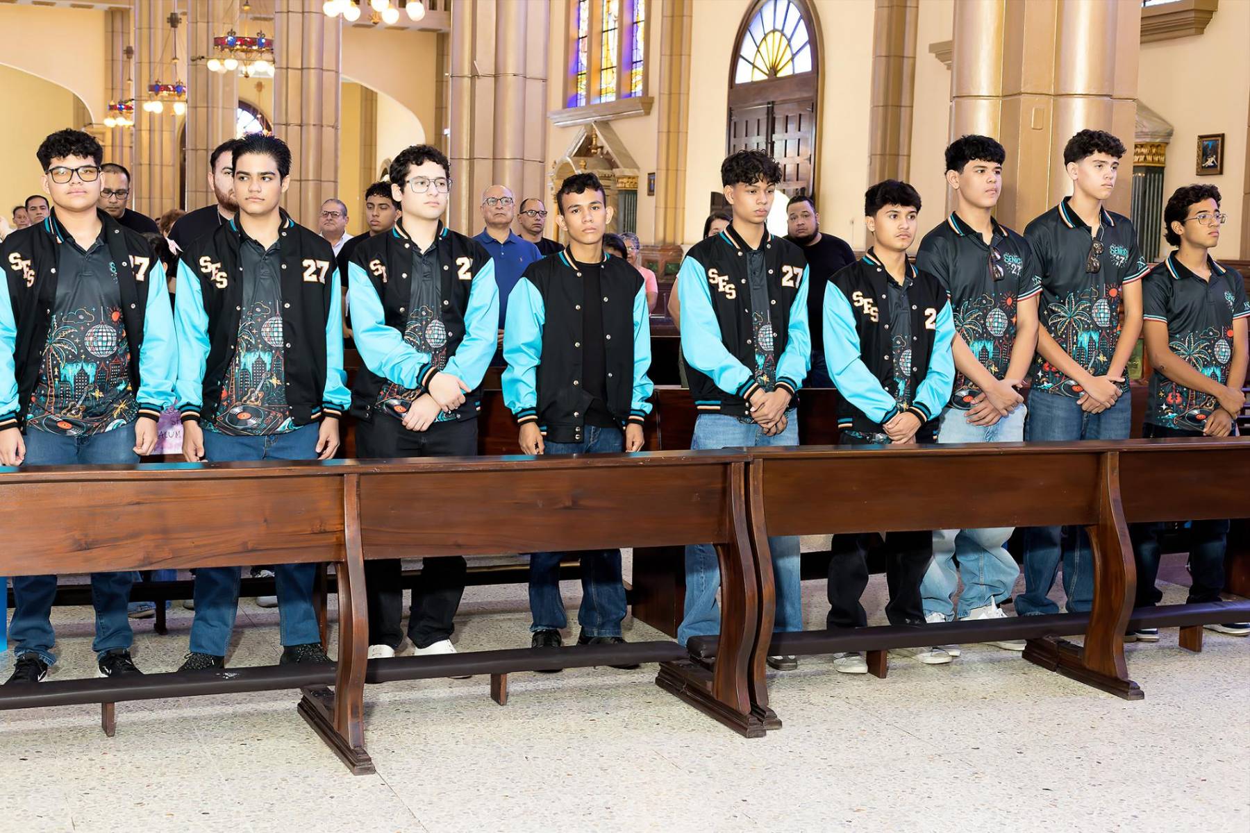 Senior Entrance 2027 de San Francisco de Sales Catholic School