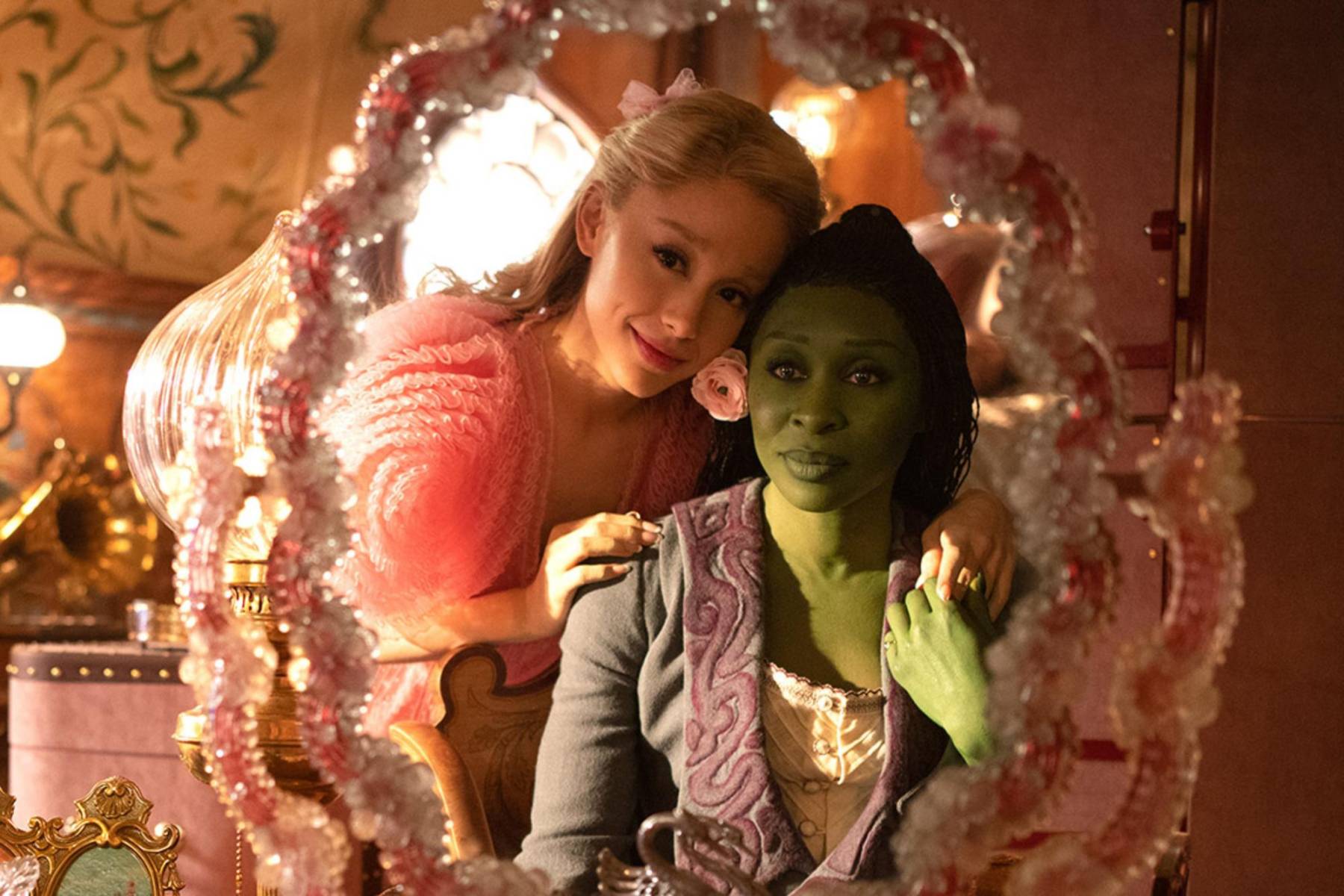 Tras la primera audición, tanto el equipo como Ariana se enfocaron exclusivamente en canciones y escenas de Glinda, dejando atrás cualquier exploración de Elphaba. Este cambio marcó el inicio de un proceso más fluido y alineado con la visión original del director.
