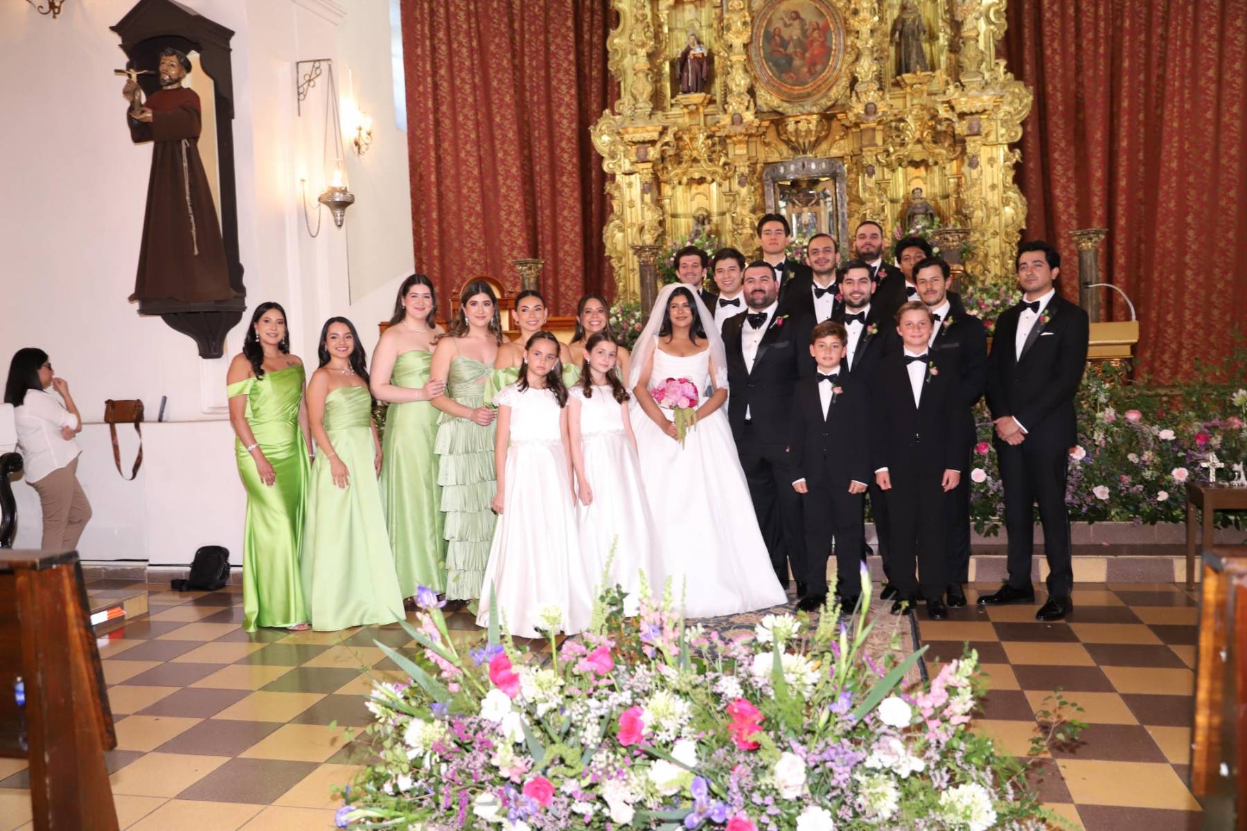 Así fue la boda eclesiástica de Ivana Lagos y Jacobo Waincier Canahuati
