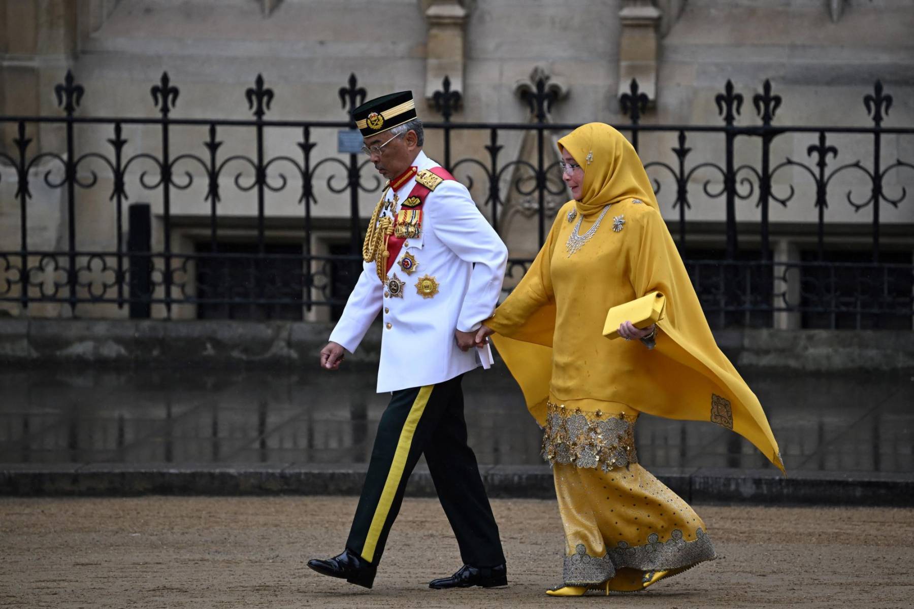 El rey de Malasia, Abdullah de Pahang y la reina consorte Tunku Azizah Aminah Maimunah 