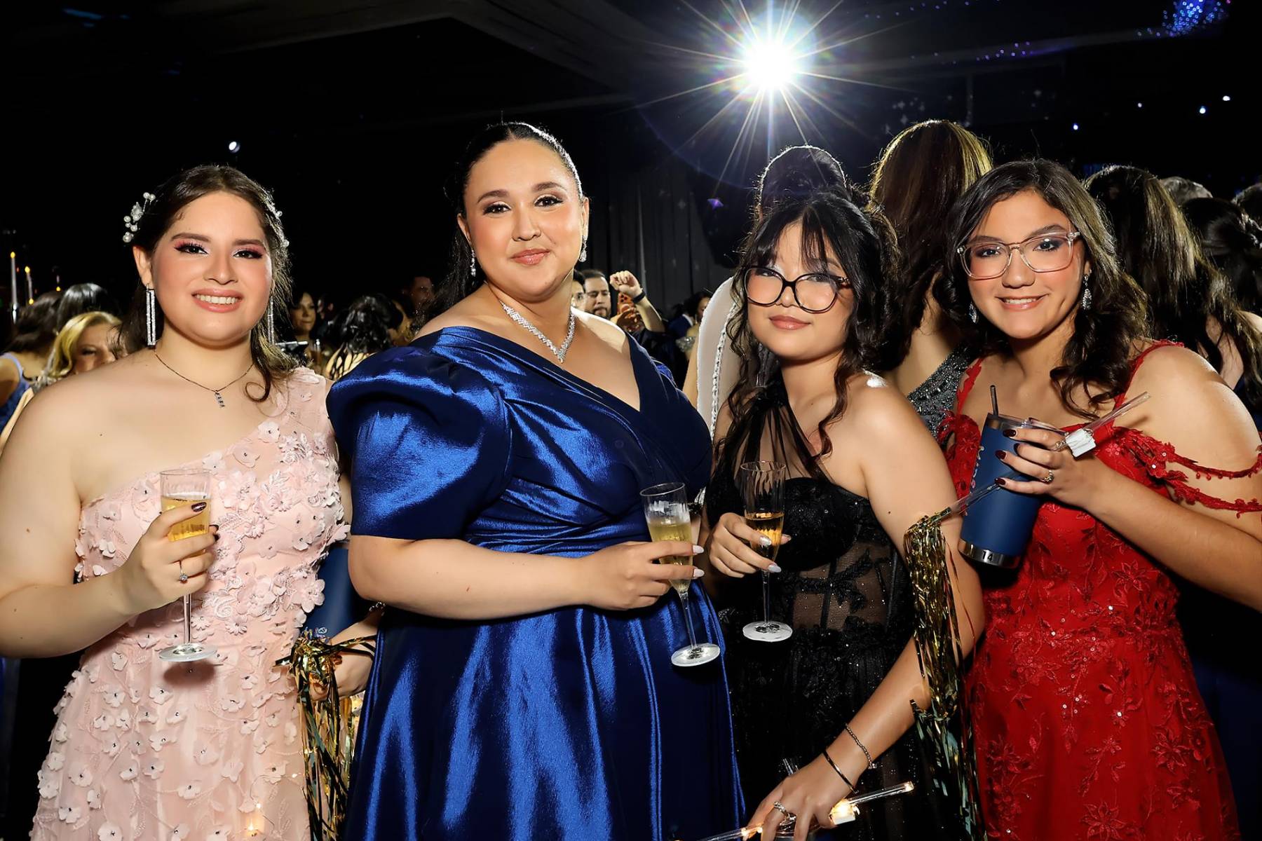 Génesis Valenzuela Sabillón., Andrea Galo, Emiko Adriana Tamashiro y Mariana Young Vallecillo.