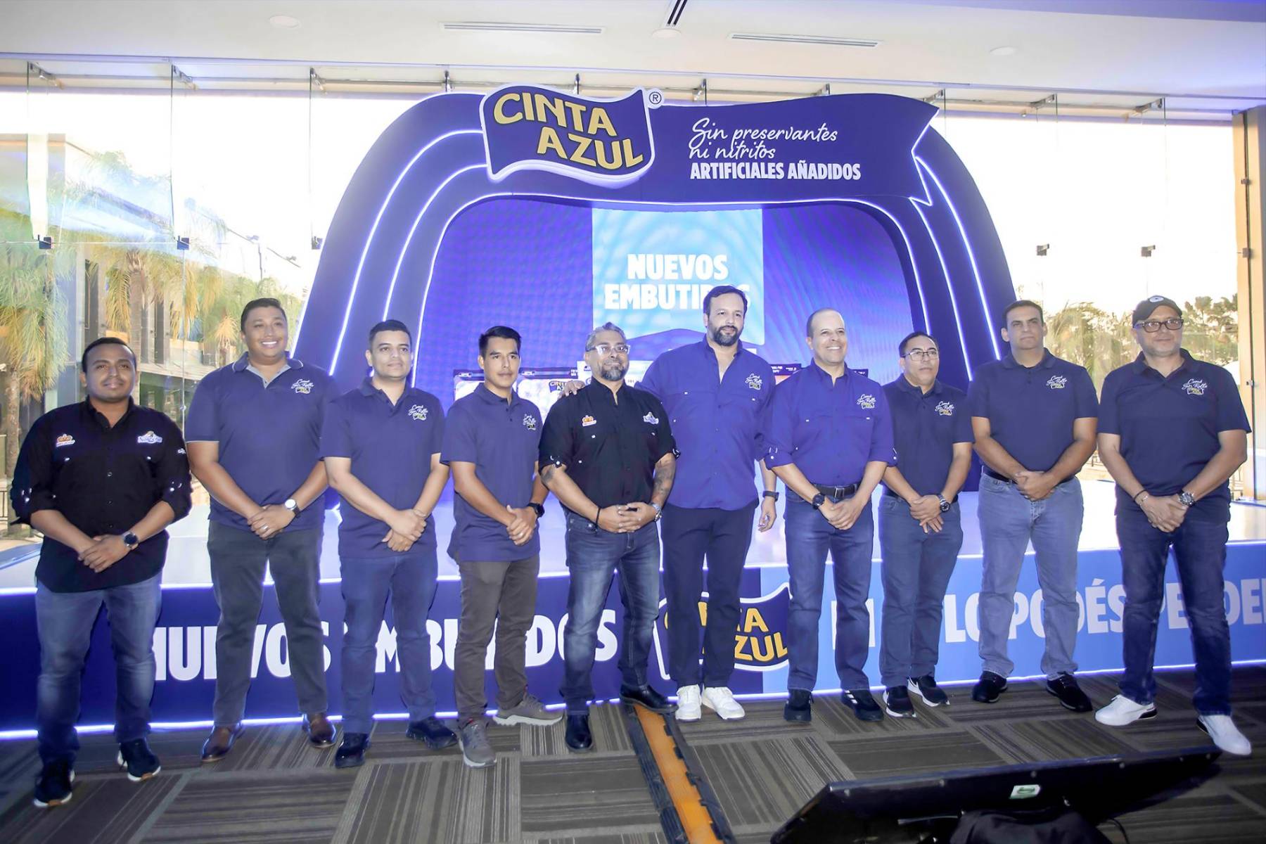Asi fue el lanzamiento de Cinta Azul un nuevo producto premium
