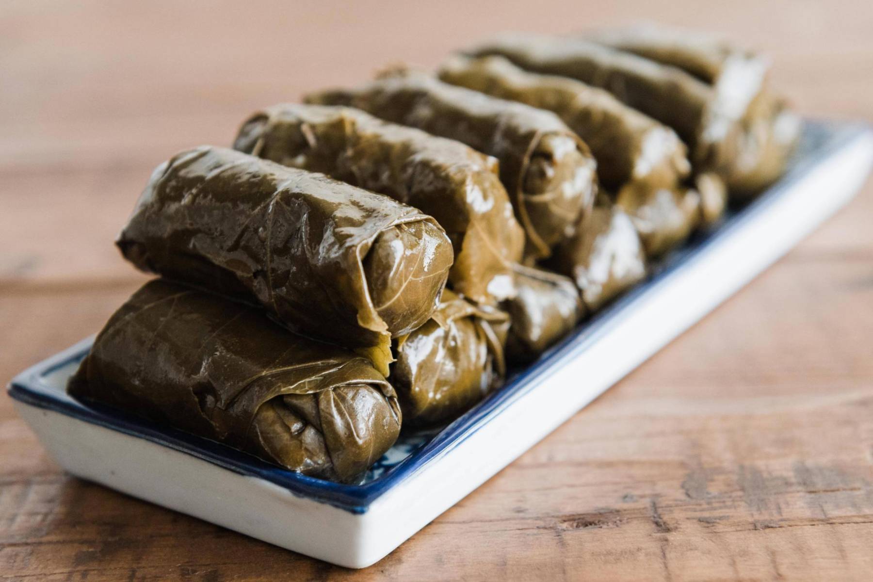 El yalanji es una comida de Armenia que consiste en arroz, cebolla, jugo de limón y grosellas estos ingredientes sirven para el relleno que será envuelto en hojas de parra. Ocupa el puesto 40. 