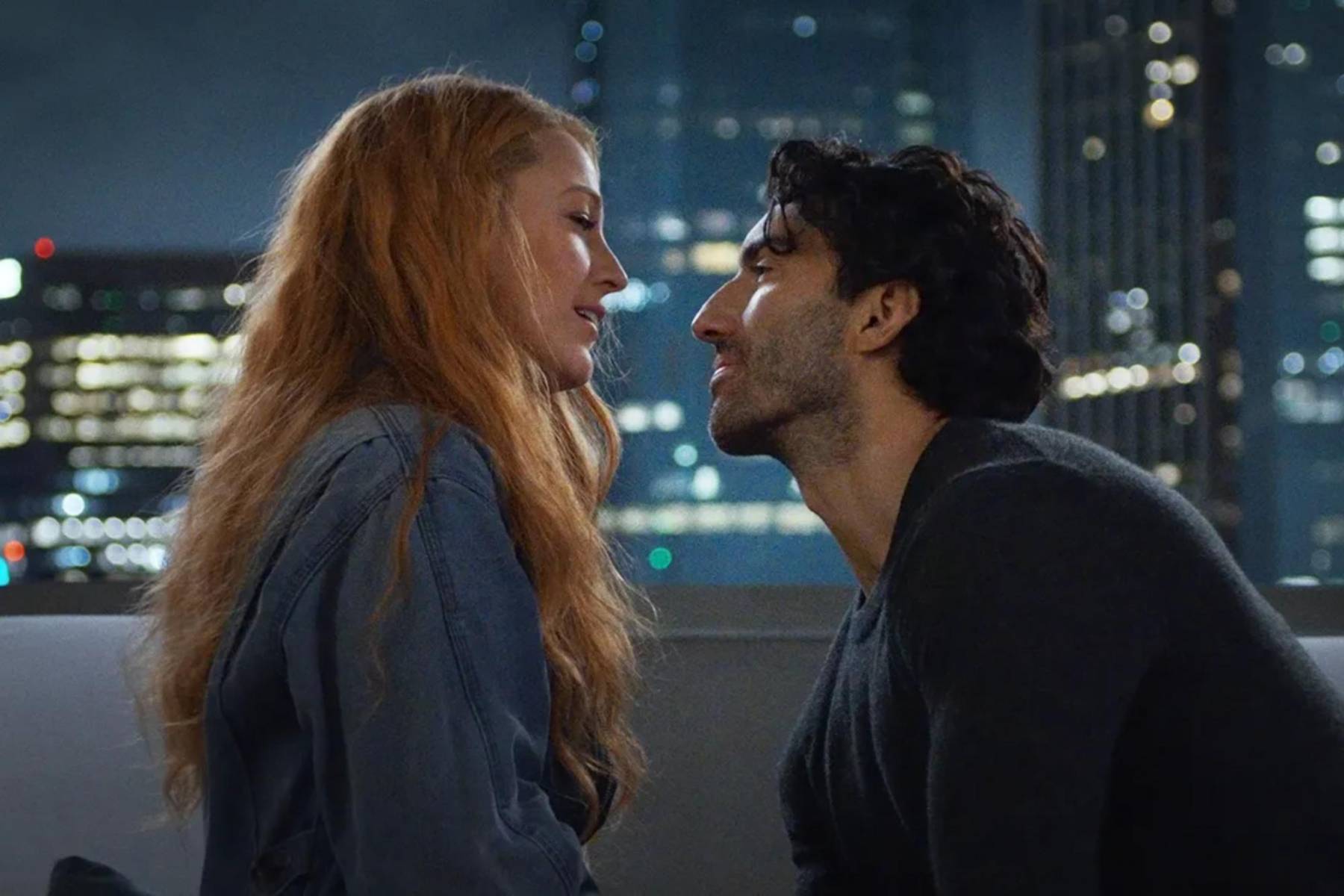 <b>1. Las Acusaciones de Blake Lively:</b>Blake Lively denunció ante el Departamento de Derechos Civiles de California que Justin Baldoni creó un ambiente laboral hostil durante el rodaje de <i>It Ends With Us</i>. Sus quejas incluyen comentarios sexuales inapropiados y violaciones de límites personales.