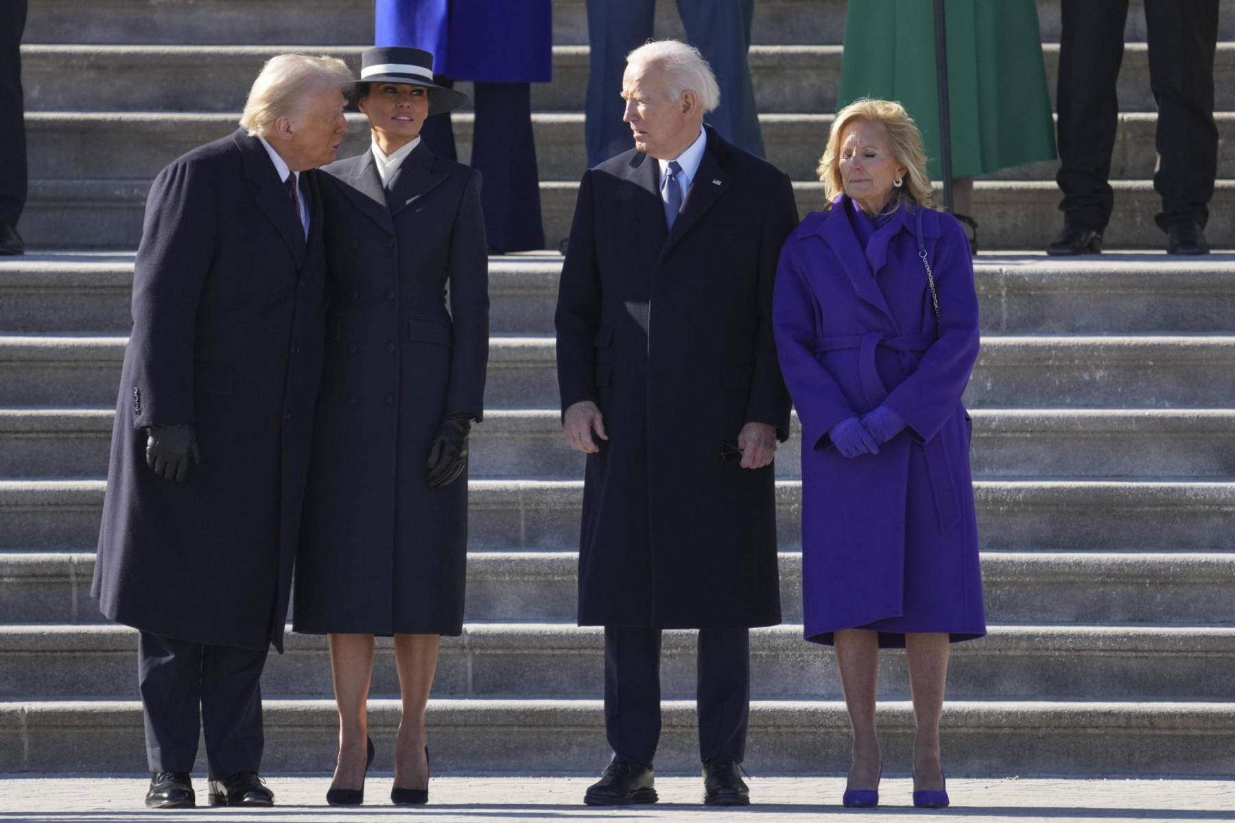 Donald y Melania Trump con Joe Biden y Jill Biden en la tradicional ceremonia de partida del presidente saliente. 
